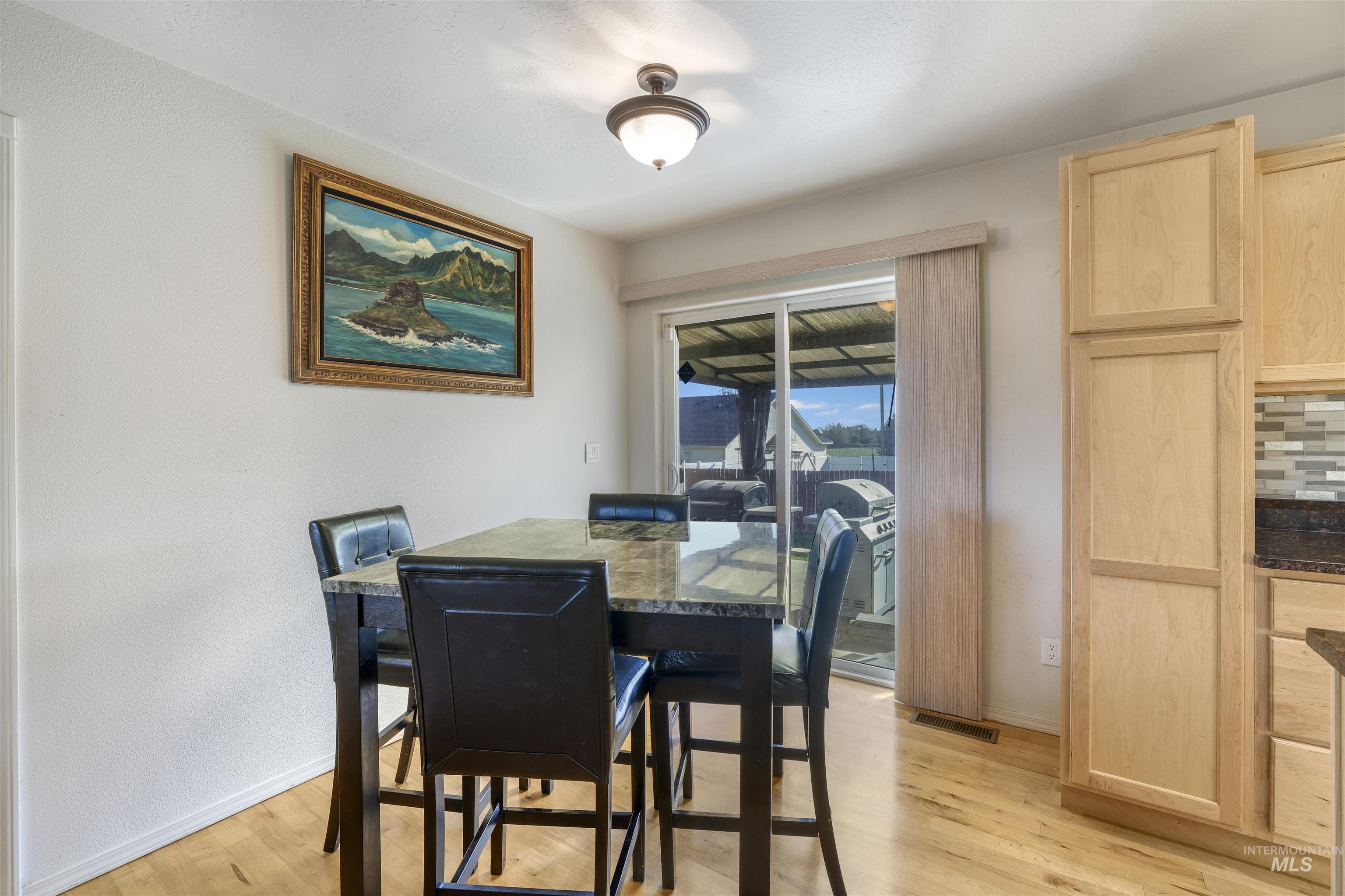 577 Hunter, Twin Falls, Idaho 83301, 4 Bedrooms, 2.5 Bathrooms, Residential For Sale, Price $355,000, 98969923