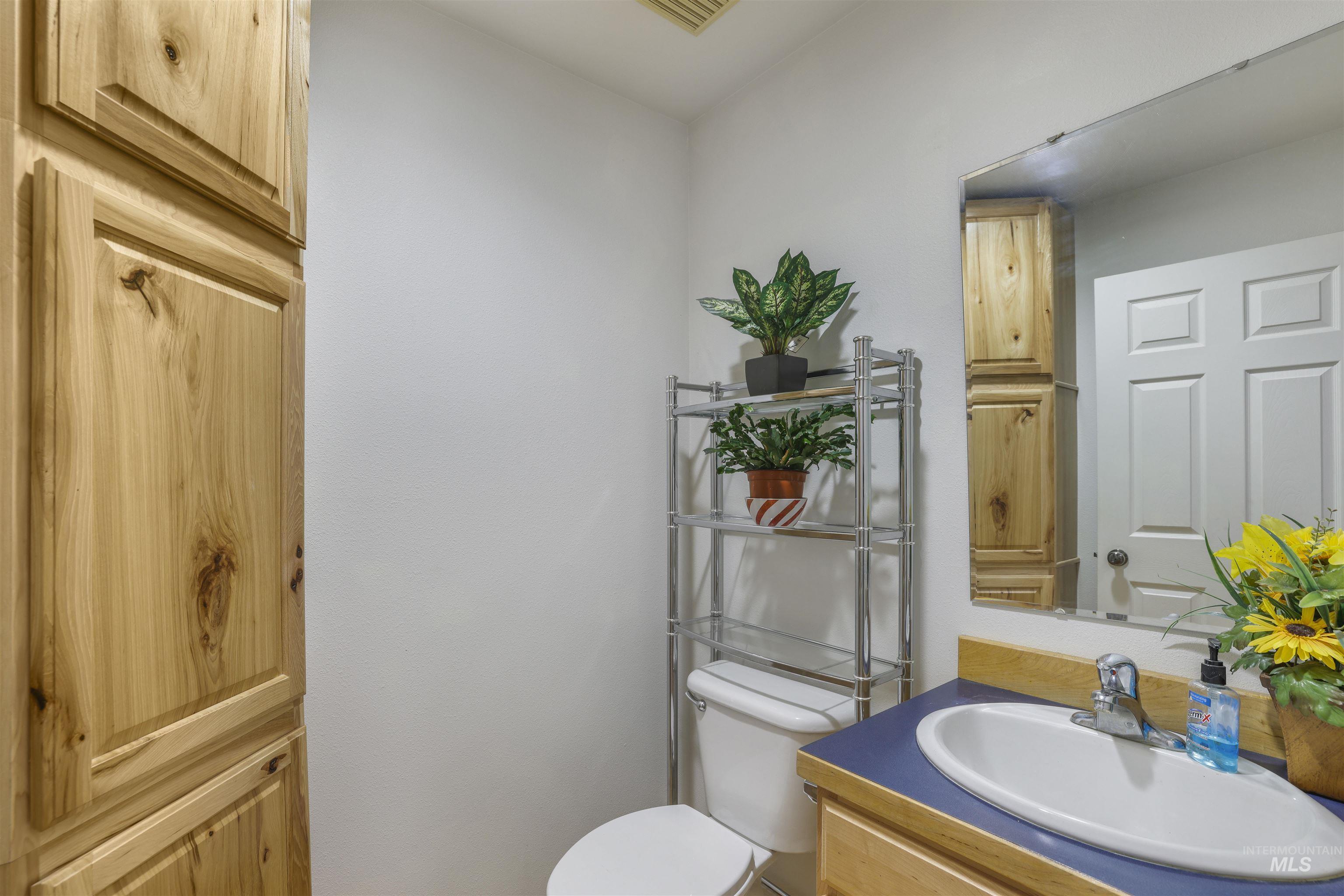 577 Hunter, Twin Falls, Idaho 83301, 4 Bedrooms, 2.5 Bathrooms, Residential For Sale, Price $355,000, 98969923