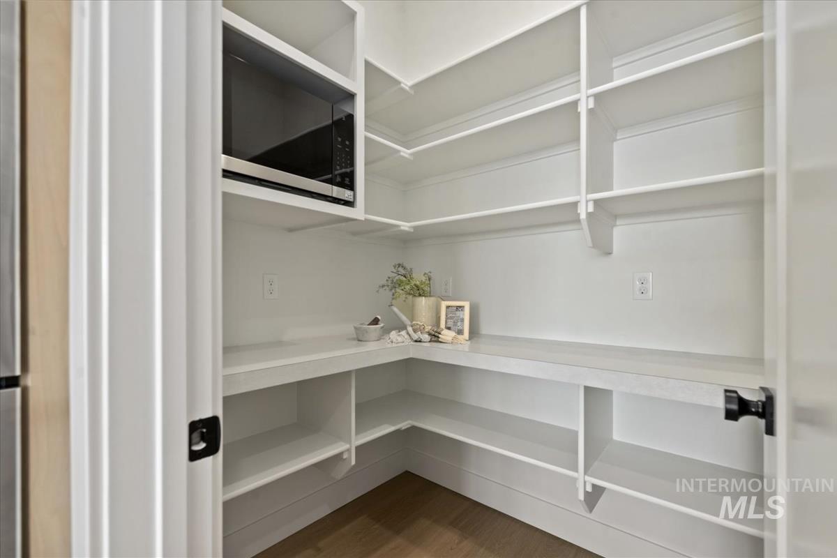 3541 E Warm Springs Ave, Boise, Idaho 83716, 3 Bedrooms, 2.5 Bathrooms, Residential For Sale, Price $889,900,MLS 98969925