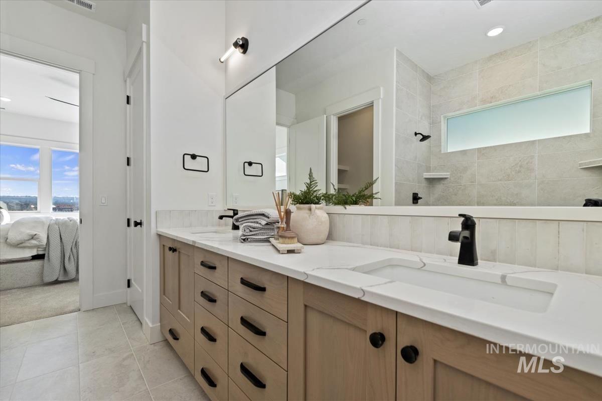 3541 E Warm Springs Ave, Boise, Idaho 83716, 3 Bedrooms, 2.5 Bathrooms, Residential For Sale, Price $889,900,MLS 98969925