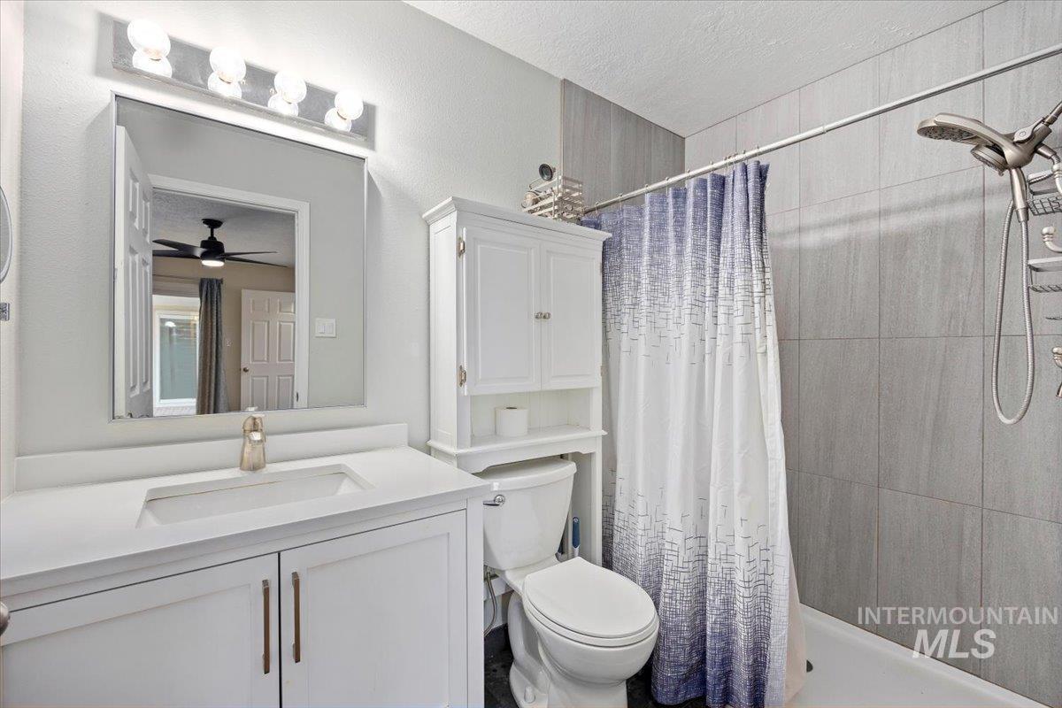 738 Aspenwood Lane, Twin Falls, Idaho 83301, 3 Bedrooms, 2 Bathrooms, Residential For Sale, Price $390,000, 98969933