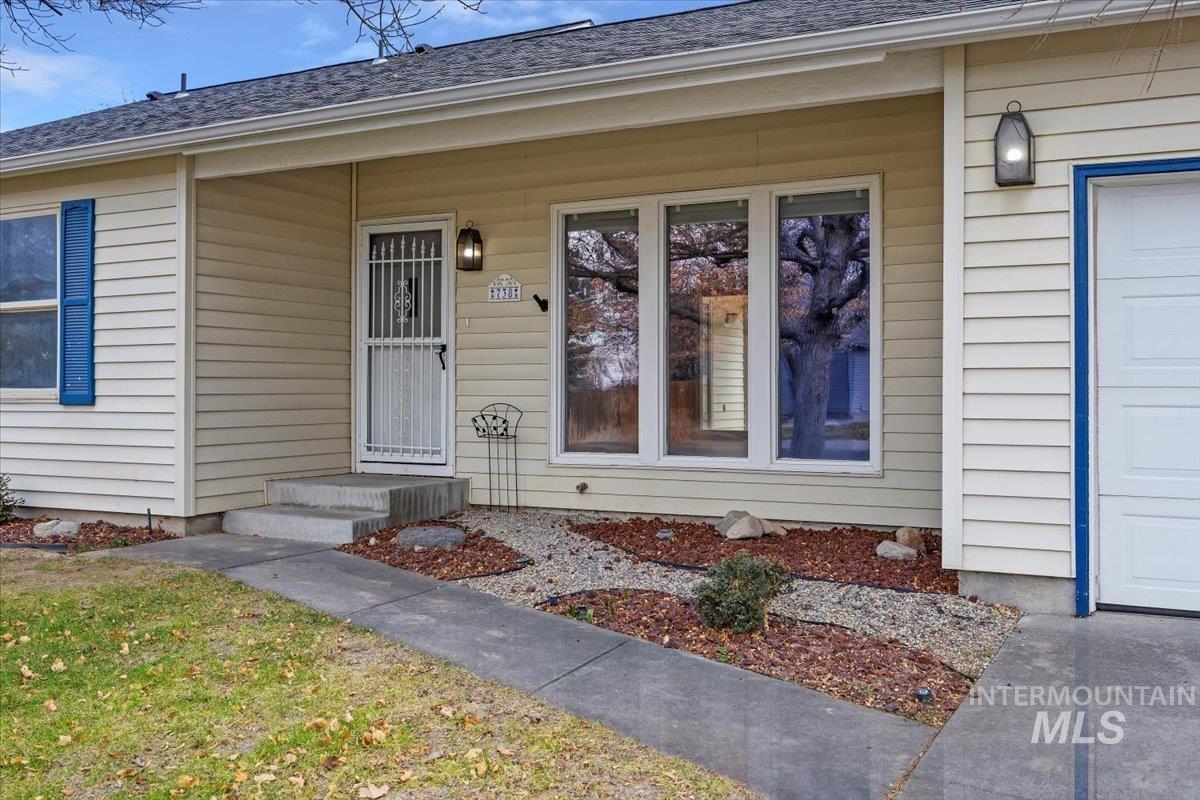 738 Aspenwood Lane, Twin Falls, Idaho 83301, 3 Bedrooms, 2 Bathrooms, Residential For Sale, Price $390,000, 98969933