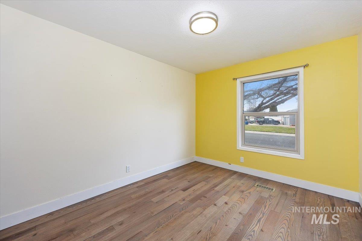 738 Aspenwood Lane, Twin Falls, Idaho 83301, 3 Bedrooms, 2 Bathrooms, Residential For Sale, Price $390,000, 98969933