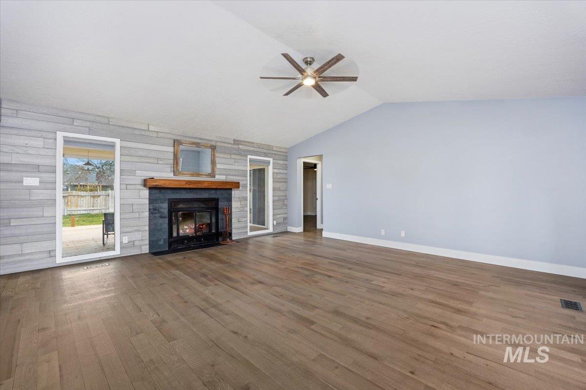 738 Aspenwood Lane, Twin Falls, Idaho 83301, 3 Bedrooms, 2 Bathrooms, Residential For Sale, Price $390,000, 98969933