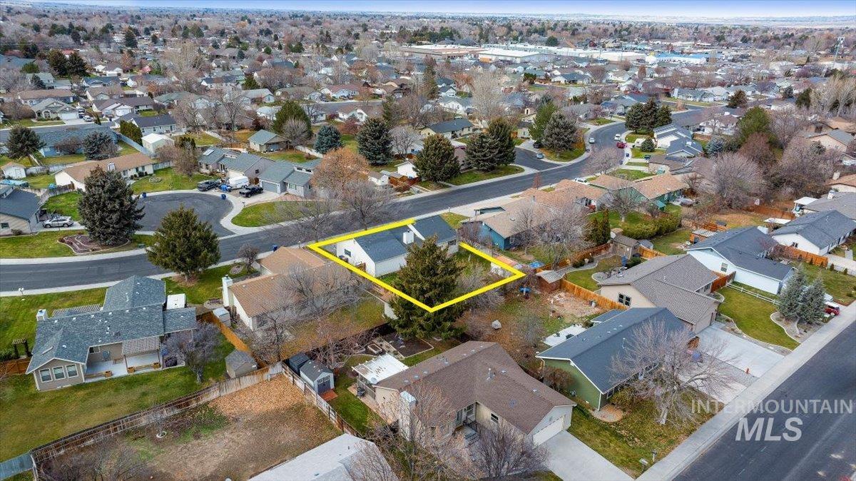 738 Aspenwood Lane, Twin Falls, Idaho 83301, 3 Bedrooms, 2 Bathrooms, Residential For Sale, Price $390,000, 98969933