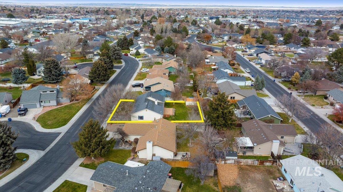 738 Aspenwood Lane, Twin Falls, Idaho 83301, 3 Bedrooms, 2 Bathrooms, Residential For Sale, Price $390,000, 98969933