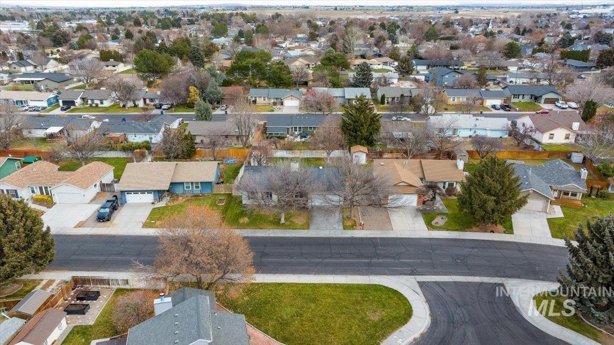 738 Aspenwood Lane, Twin Falls, Idaho 83301, 3 Bedrooms, 2 Bathrooms, Residential For Sale, Price $390,000, 98969933