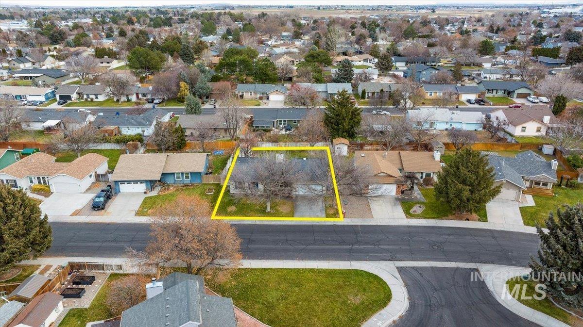 738 Aspenwood Lane, Twin Falls, Idaho 83301, 3 Bedrooms, 2 Bathrooms, Residential For Sale, Price $390,000, 98969933