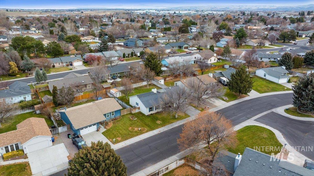 738 Aspenwood Lane, Twin Falls, Idaho 83301, 3 Bedrooms, 2 Bathrooms, Residential For Sale, Price $390,000, 98969933