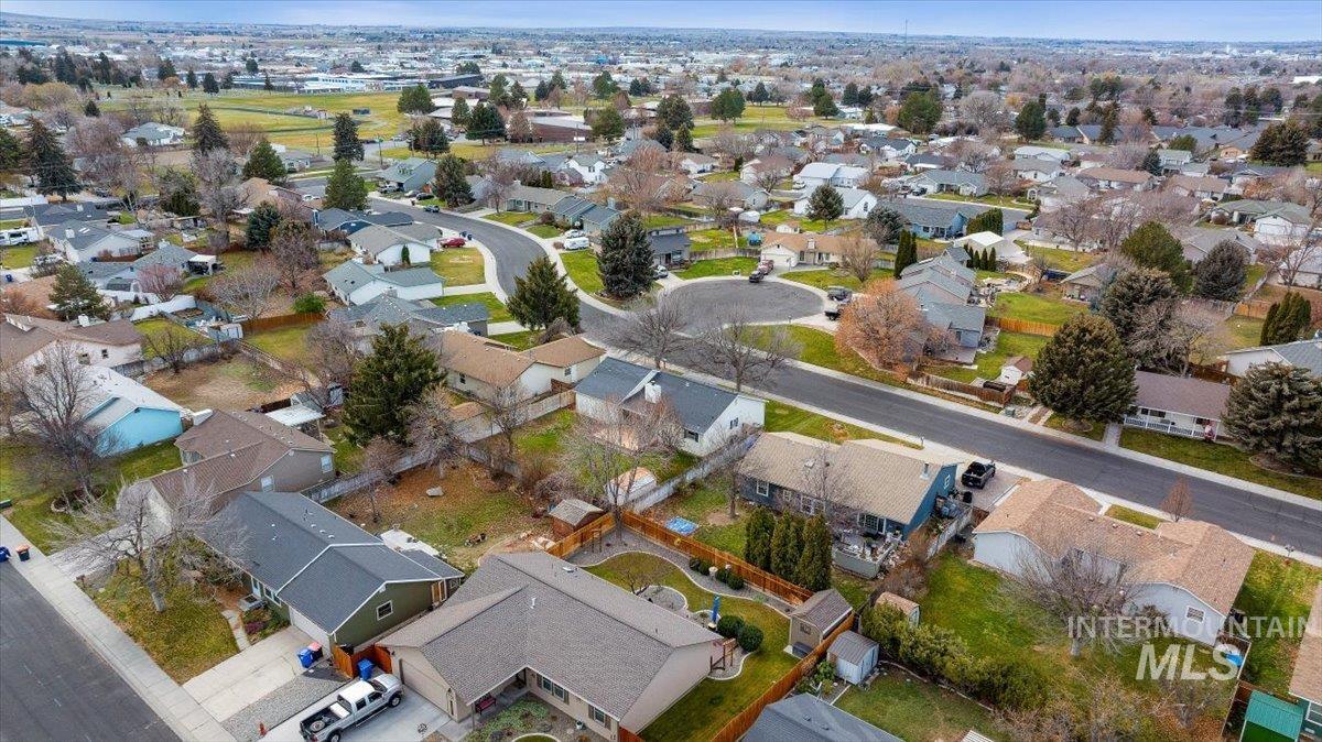 738 Aspenwood Lane, Twin Falls, Idaho 83301, 3 Bedrooms, 2 Bathrooms, Residential For Sale, Price $390,000, 98969933