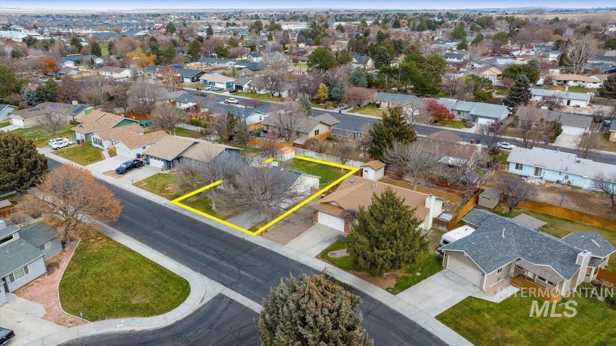 738 Aspenwood Lane, Twin Falls, Idaho 83301, 3 Bedrooms, 2 Bathrooms, Residential For Sale, Price $390,000, 98969933