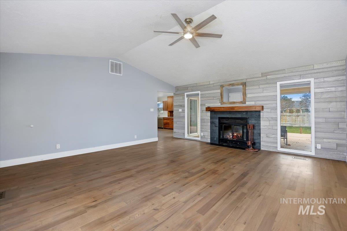 738 Aspenwood Lane, Twin Falls, Idaho 83301, 3 Bedrooms, 2 Bathrooms, Residential For Sale, Price $390,000, 98969933