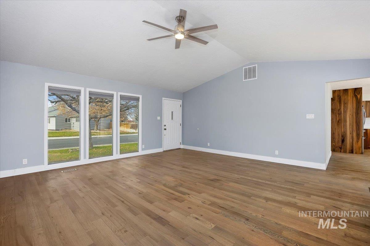 738 Aspenwood Lane, Twin Falls, Idaho 83301, 3 Bedrooms, 2 Bathrooms, Residential For Sale, Price $390,000, 98969933