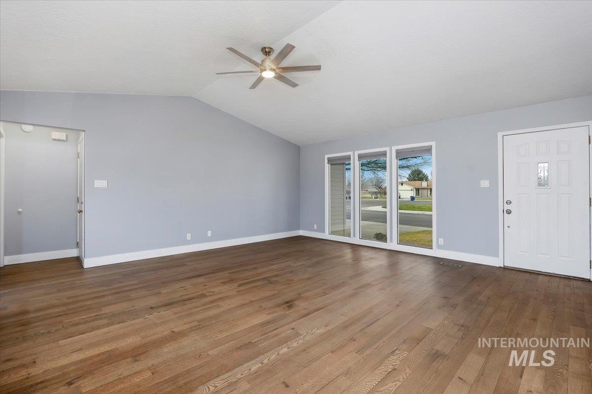 738 Aspenwood Lane, Twin Falls, Idaho 83301, 3 Bedrooms, 2 Bathrooms, Residential For Sale, Price $390,000, 98969933