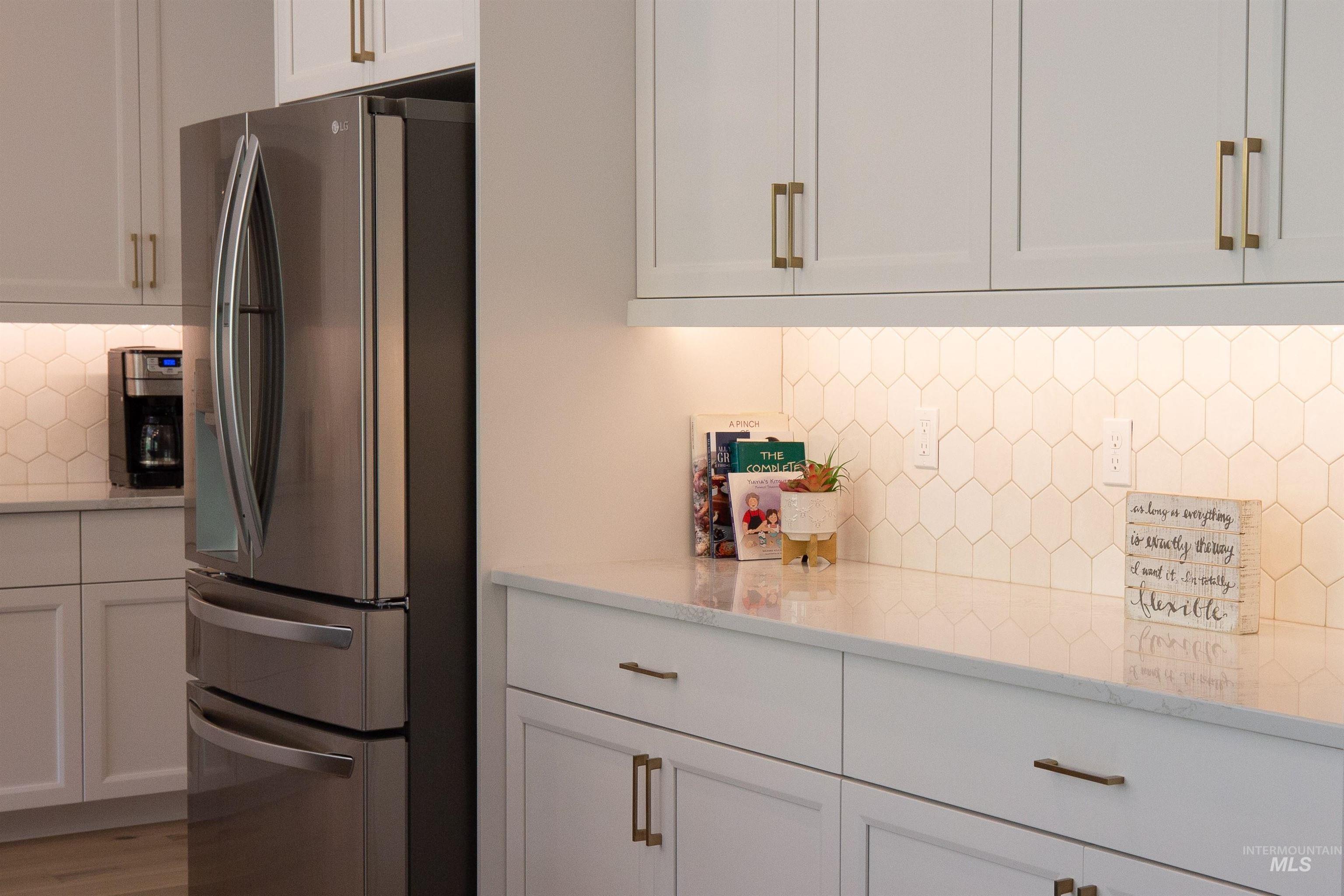 6121 S Cubola Way, Meridian, Idaho 83642, 4 Bedrooms, 2.5 Bathrooms, Residential For Sale, Price $889,000, 98969935