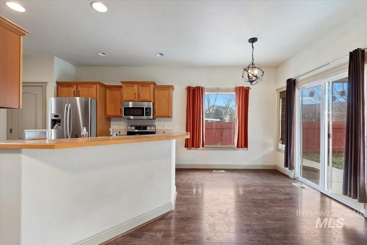 619 W Highland, Nampa, Idaho 83686, 3 Bedrooms, 2.5 Bathrooms, Residential For Sale, Price $479,900, 98969938