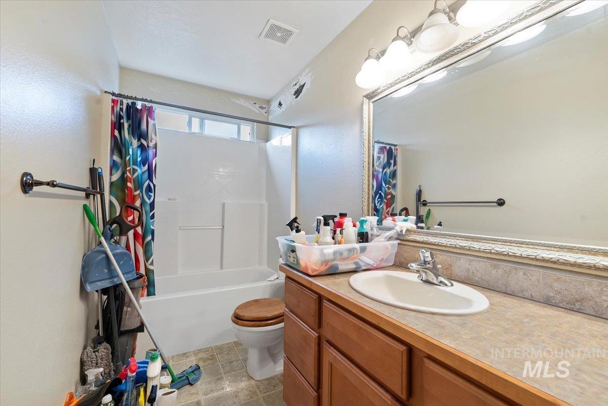 619 W Highland, Nampa, Idaho 83686, 3 Bedrooms, 2.5 Bathrooms, Residential For Sale, Price $479,900, 98969938