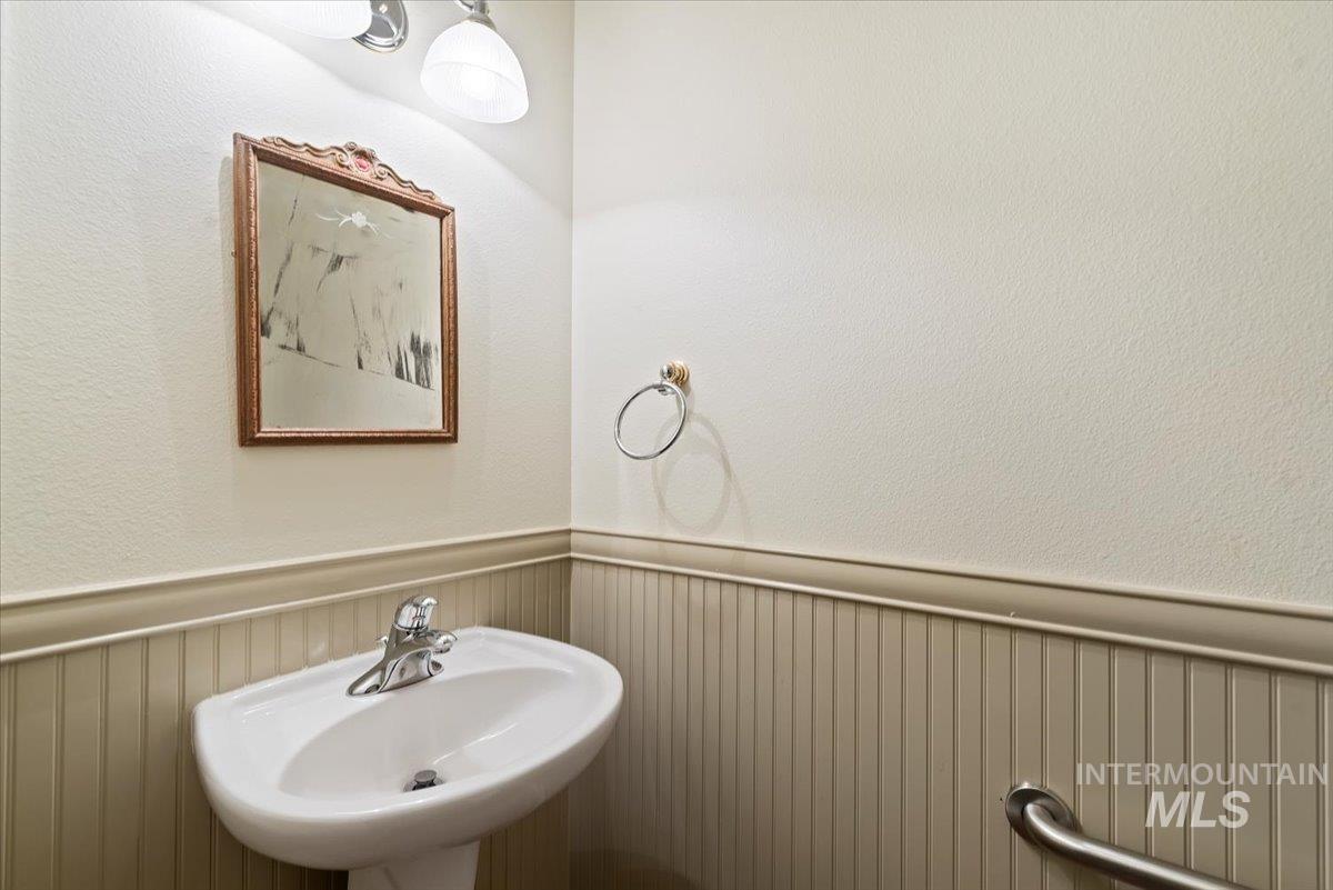 619 W Highland, Nampa, Idaho 83686, 3 Bedrooms, 2.5 Bathrooms, Residential For Sale, Price $479,900, 98969938