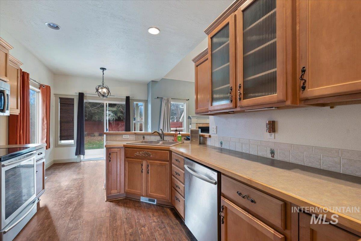 619 W Highland, Nampa, Idaho 83686, 3 Bedrooms, 2.5 Bathrooms, Residential For Sale, Price $479,900, 98969938