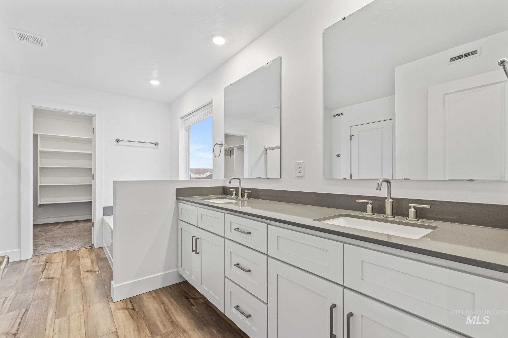 14370 Fractus Dr, Caldwell, Idaho 83607, 4 Bedrooms, 3 Bathrooms, Residential For Sale, Price $508,000, 98969939