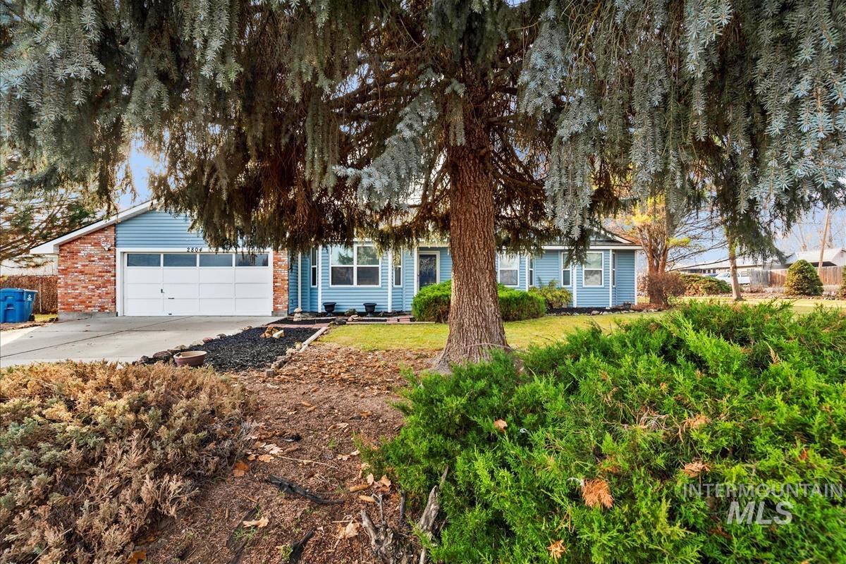 2804 Hillcrest Ln, Caldwell, Idaho 83605, 3 Bedrooms, 2 Bathrooms, Residential For Sale, Price $399,900, 98969941