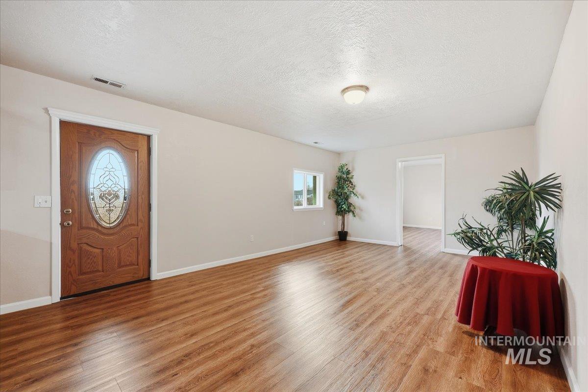 14666 Willis Rd, Caldwell, Idaho 83607, 3 Bedrooms, 2 Bathrooms, Residential For Sale, Price $470,000,MLS 98969943