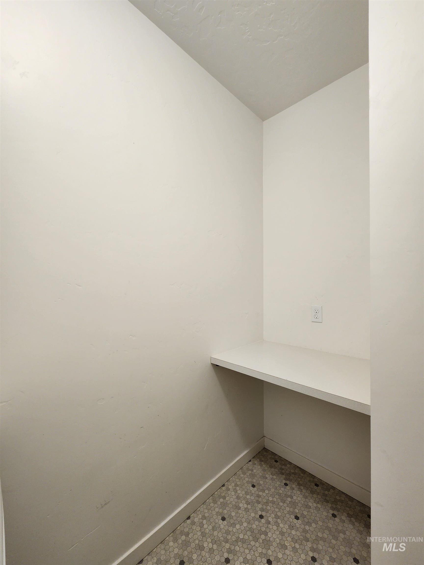 11067 W Shelborne Street, Boise, Idaho 83709, 3 Bedrooms, 2 Bathrooms, Residential For Sale, Price $415,000,MLS 98969944