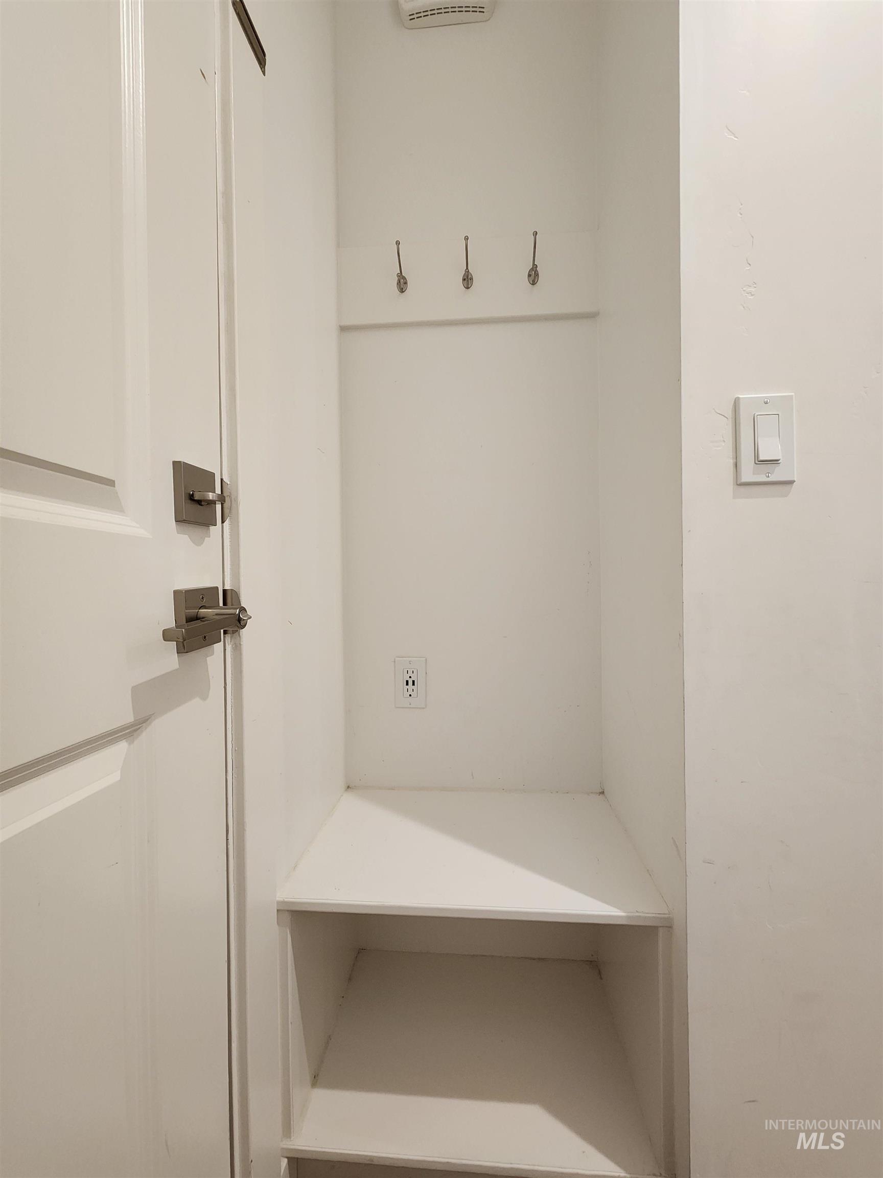 11067 W Shelborne Street, Boise, Idaho 83709, 3 Bedrooms, 2 Bathrooms, Residential For Sale, Price $415,000,MLS 98969944