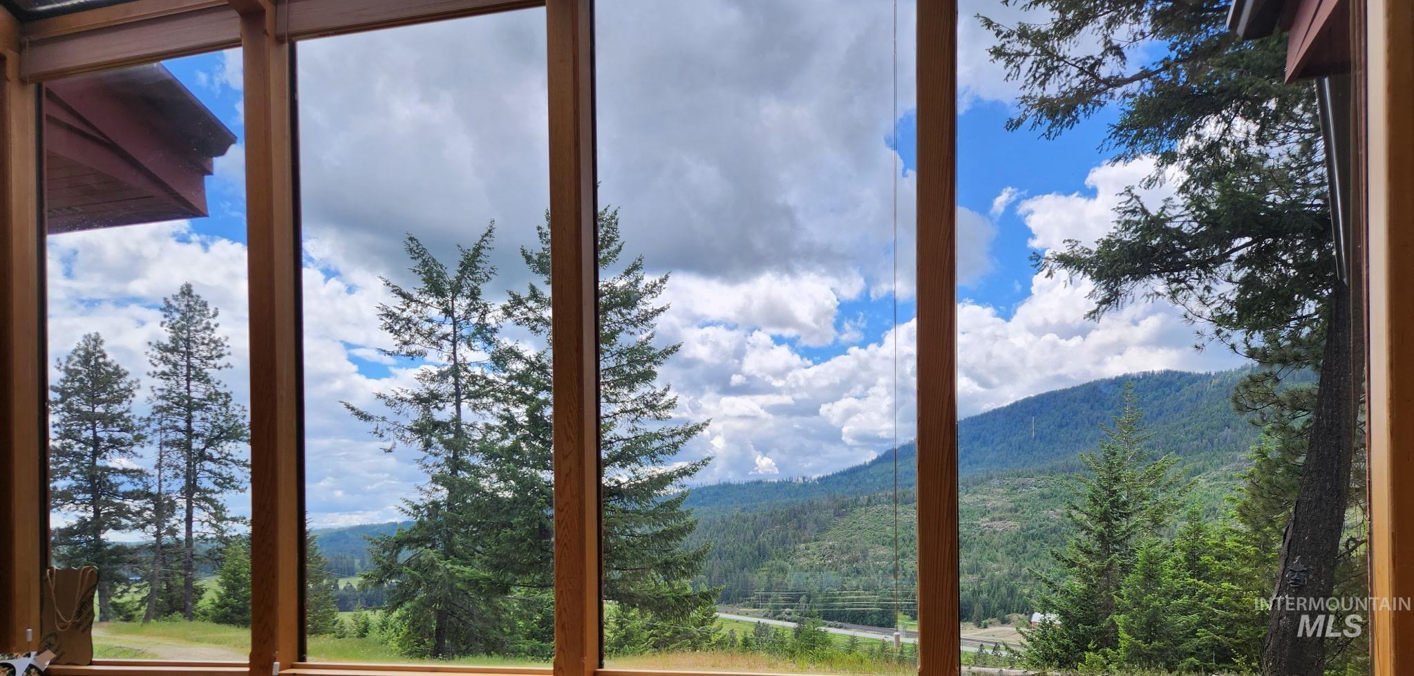 325 Wambli Wahohpi, Cocolalla, Idaho 83809-0000, 3 Bedrooms, 3 Bathrooms, Residential For Sale, Price $1,395,000,MLS 98969967