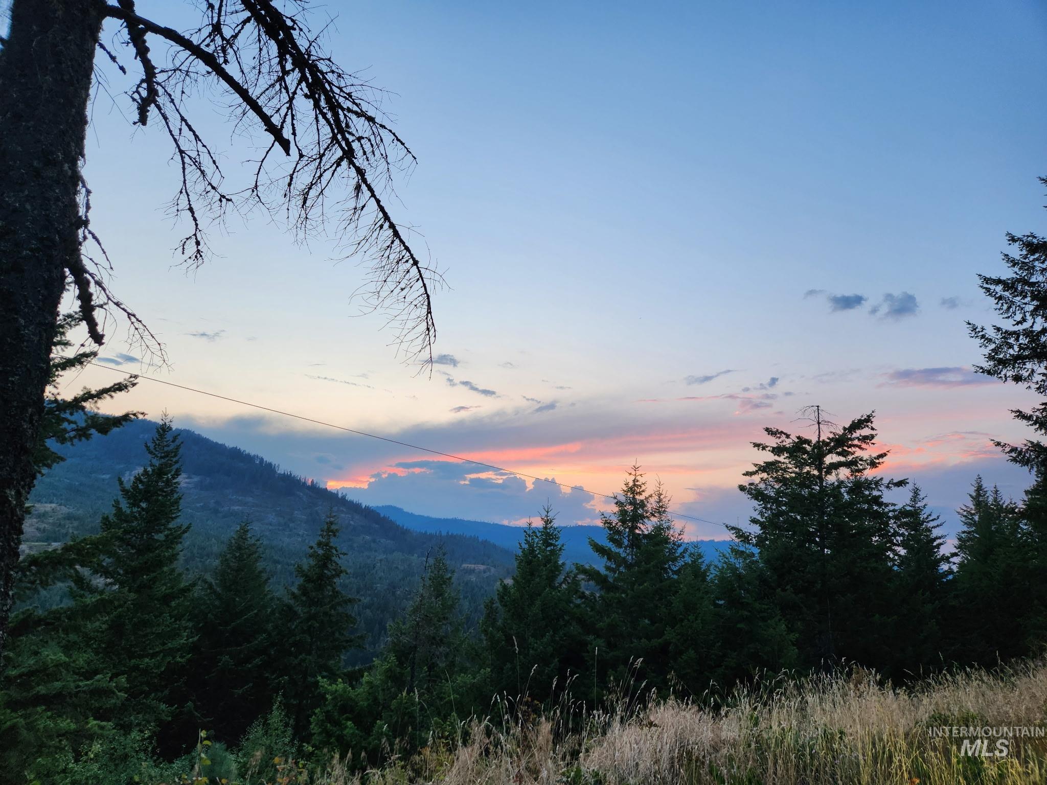 325 Wambli Wahohpi, Cocolalla, Idaho 83809-0000, 3 Bedrooms, 3 Bathrooms, Residential For Sale, Price $1,395,000,MLS 98969967