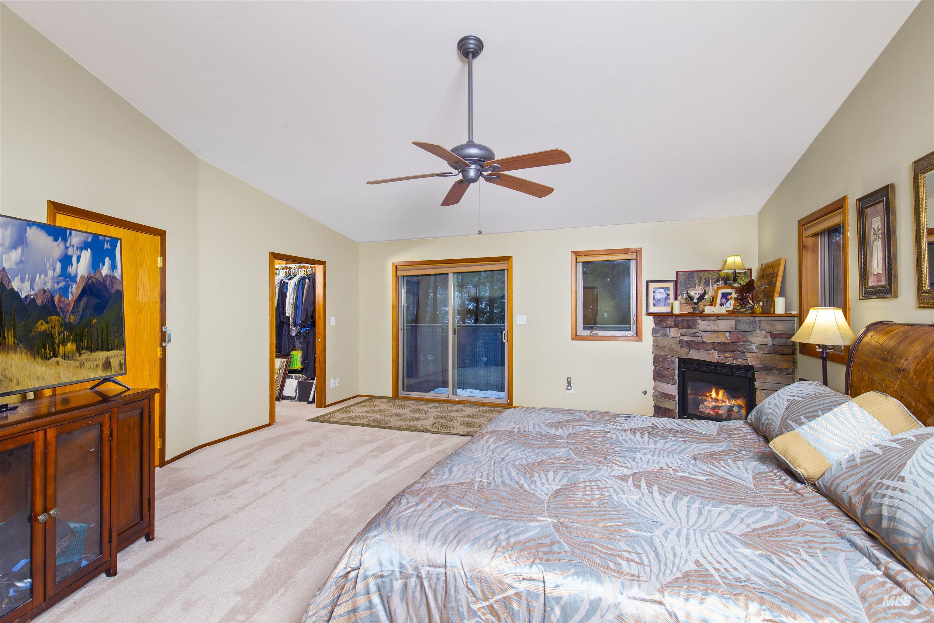 325 Wambli Wahohpi, Cocolalla, Idaho 83809-0000, 3 Bedrooms, 3 Bathrooms, Residential For Sale, Price $1,395,000,MLS 98969967