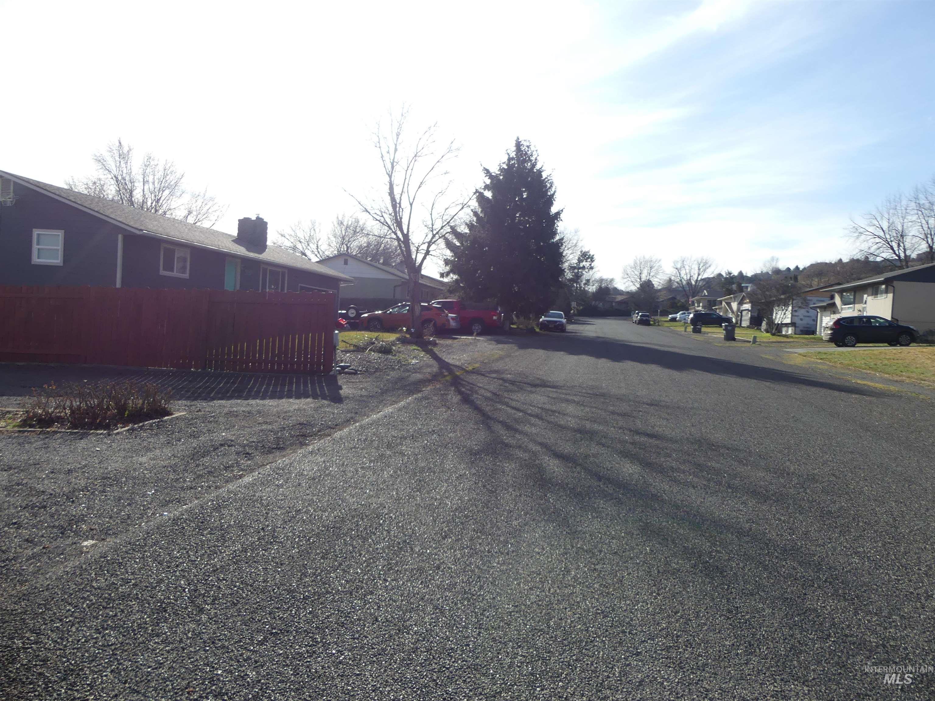 2733 Rainier St, Clarkston, Washington 99403, 2 Bedrooms, 2 Bathrooms, Residential For Sale, Price $350,000, 98969970