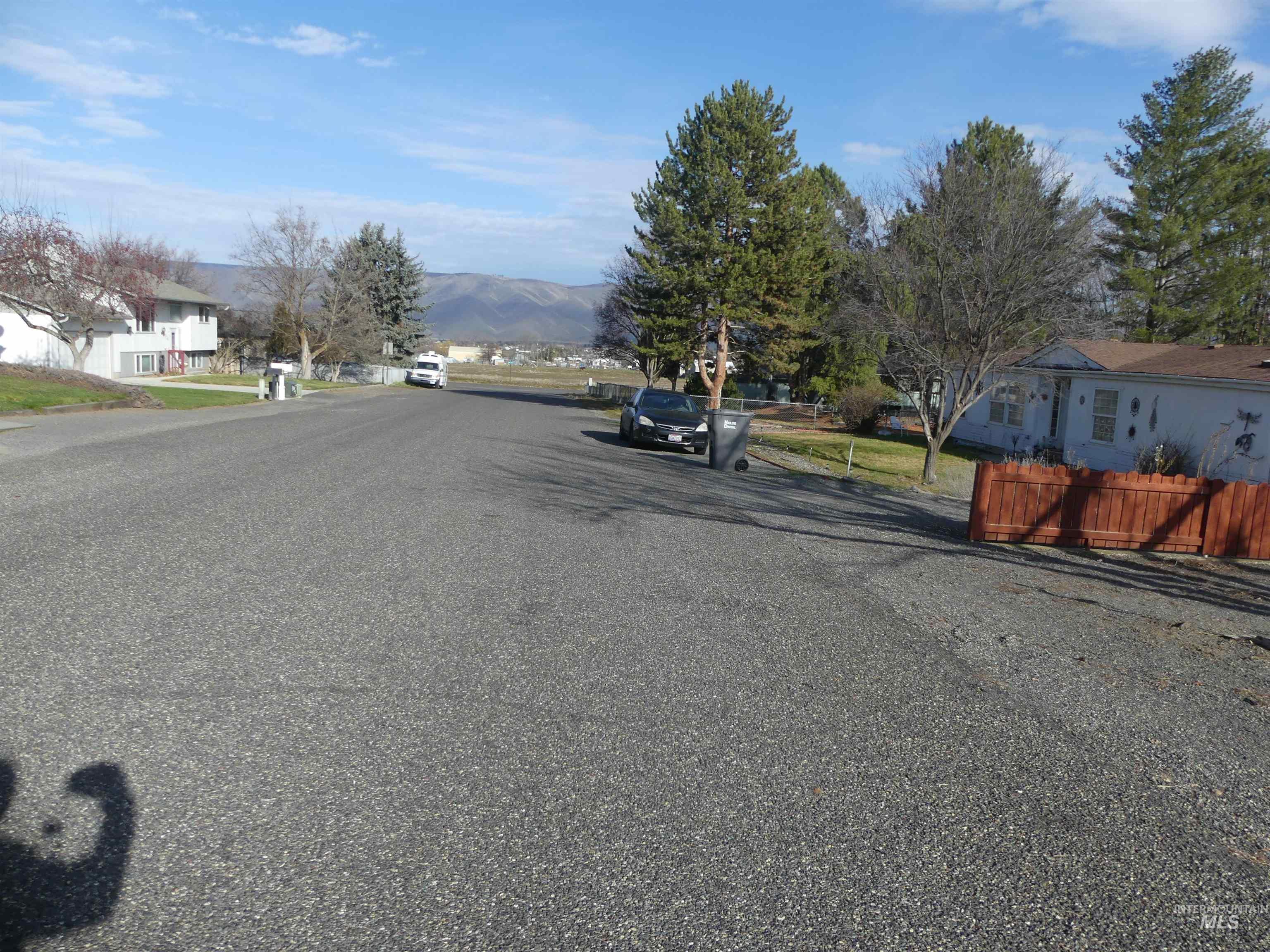 2733 Rainier St, Clarkston, Washington 99403, 2 Bedrooms, 2 Bathrooms, Residential For Sale, Price $350,000,MLS 98969970