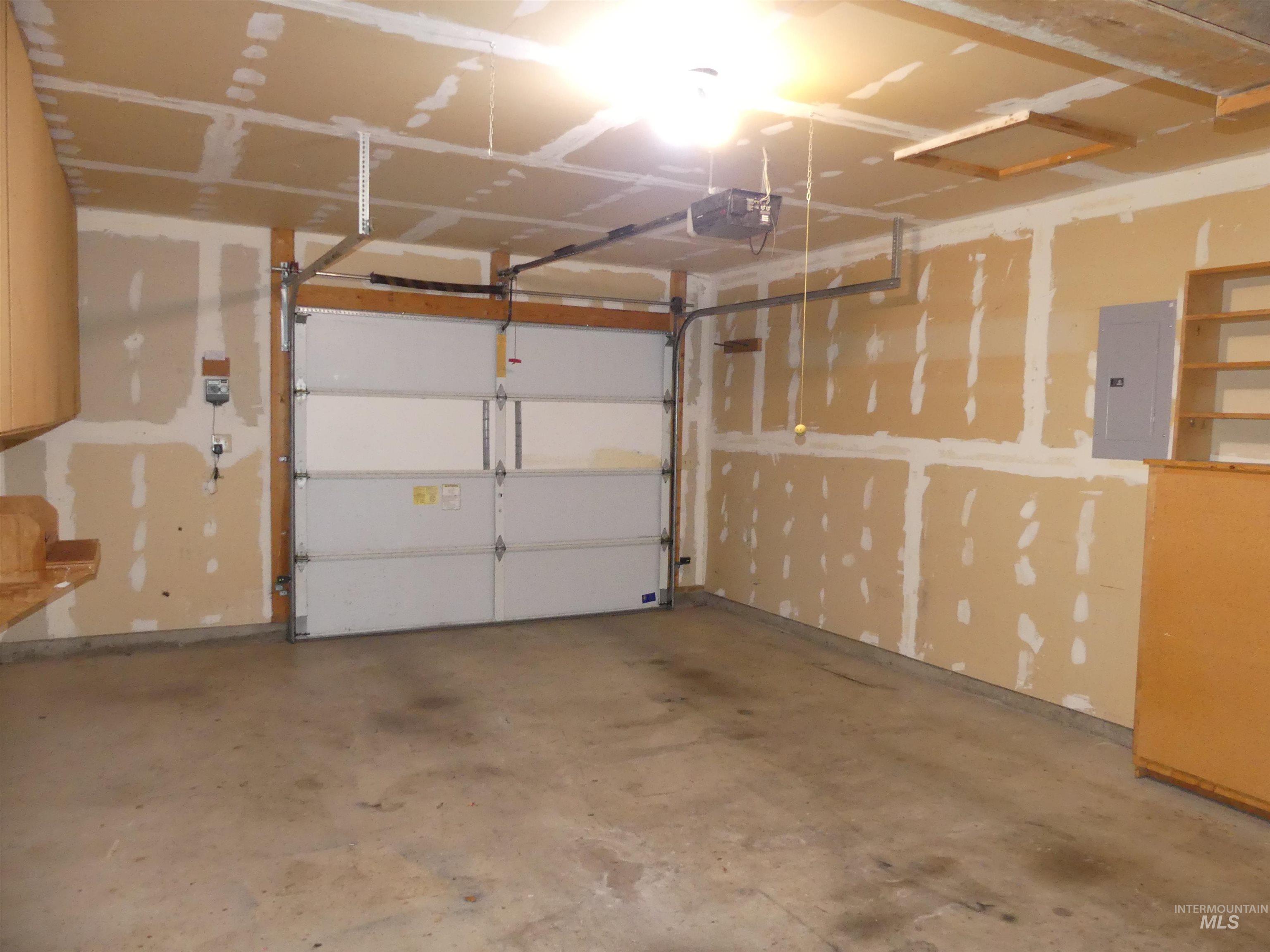 2733 Rainier St, Clarkston, Washington 99403, 2 Bedrooms, 2 Bathrooms, Residential For Sale, Price $350,000,MLS 98969970