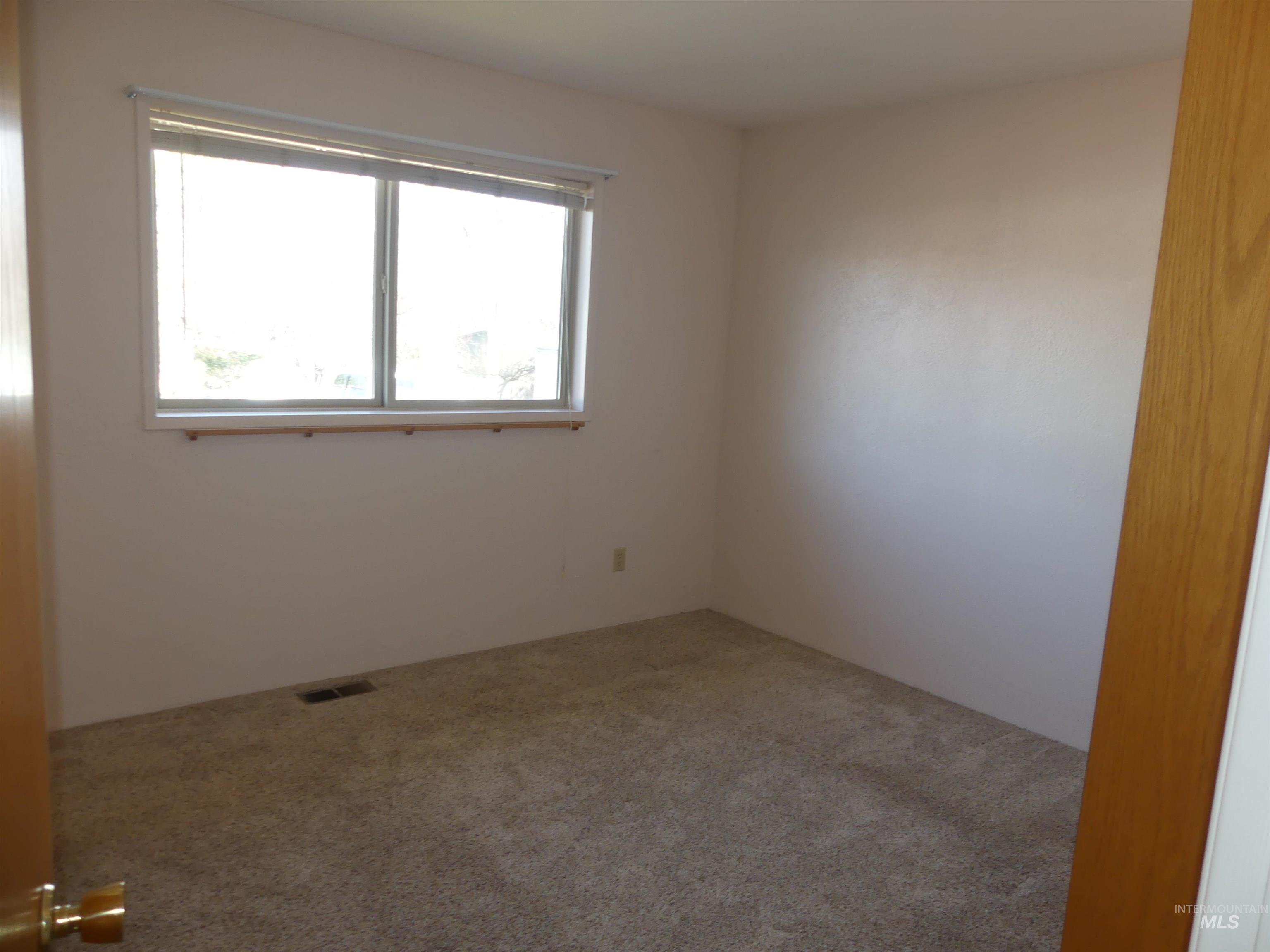 2733 Rainier St, Clarkston, Washington 99403, 2 Bedrooms, 2 Bathrooms, Residential For Sale, Price $350,000,MLS 98969970