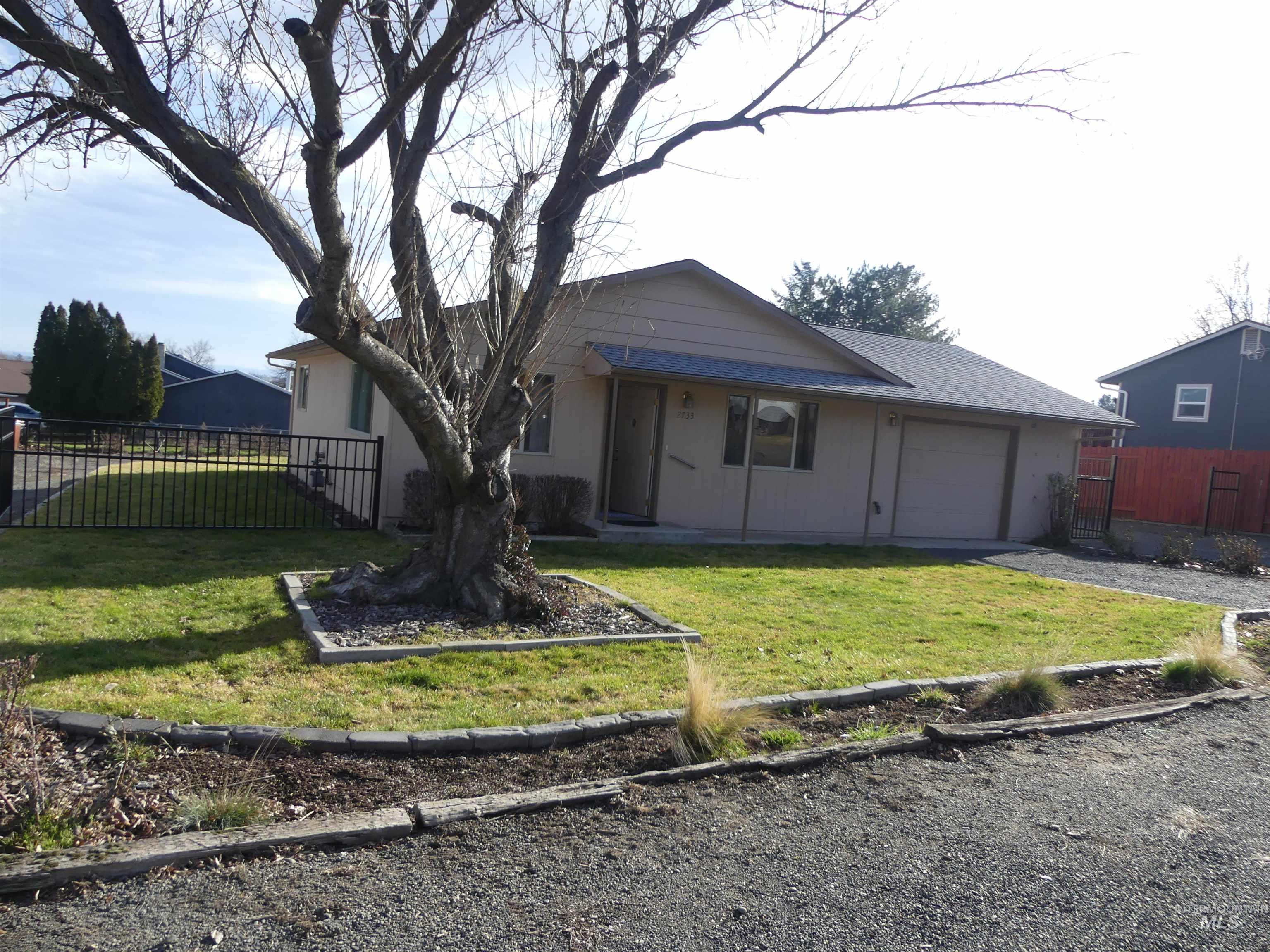 2733 Rainier St, Clarkston, Washington 99403, 2 Bedrooms, 2 Bathrooms, Residential For Sale, Price $350,000,MLS 98969970