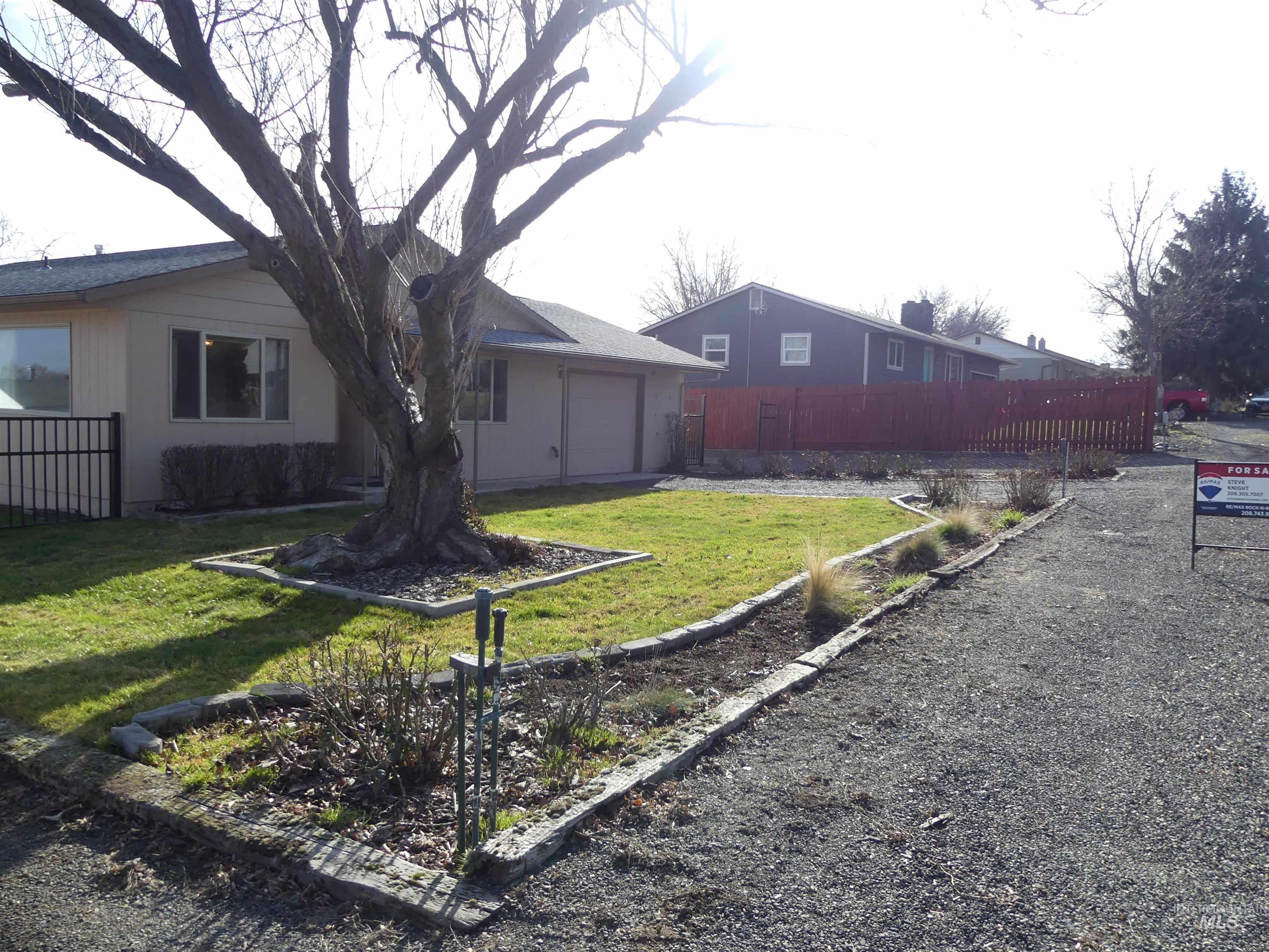 2733 Rainier St, Clarkston, Washington 99403, 2 Bedrooms, 2 Bathrooms, Residential For Sale, Price $350,000,MLS 98969970