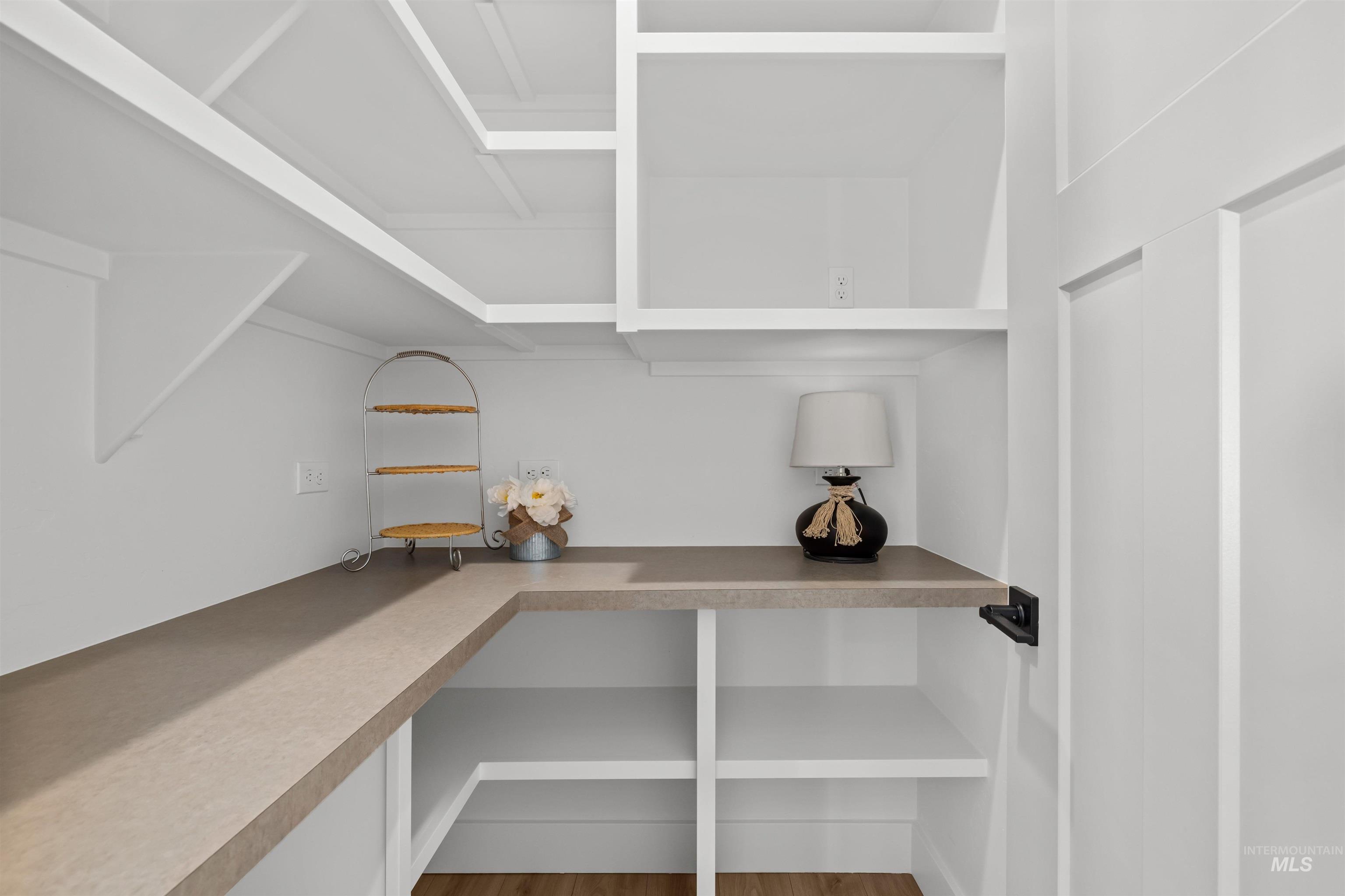 5687 S Snowden Ave, Meridian, Idaho 83642, 5 Bedrooms, 3.5 Bathrooms, Residential For Sale, Price $799,900, 98969971