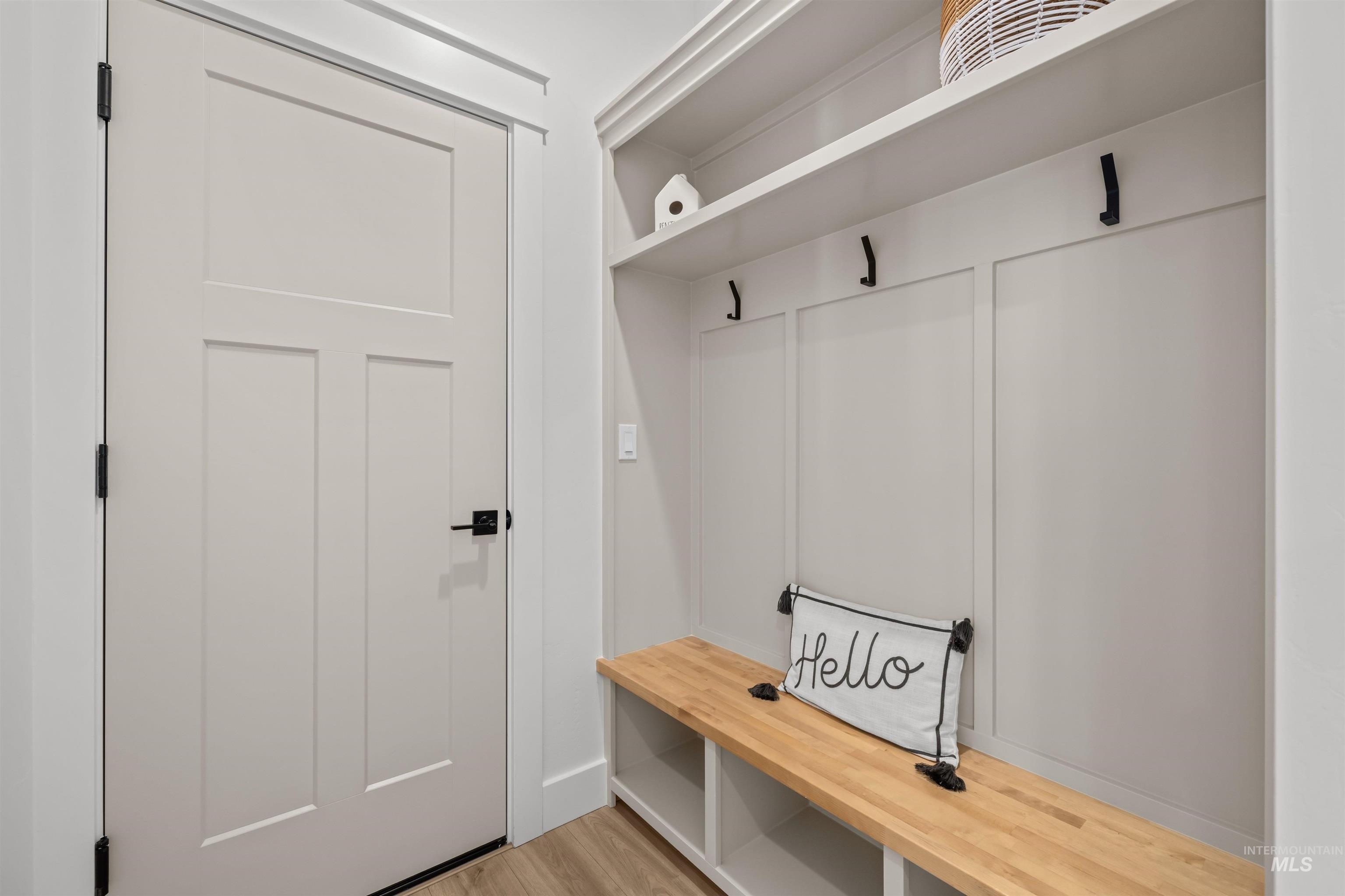 5687 S Snowden Ave, Meridian, Idaho 83642, 5 Bedrooms, 3.5 Bathrooms, Residential For Sale, Price $799,900, 98969971