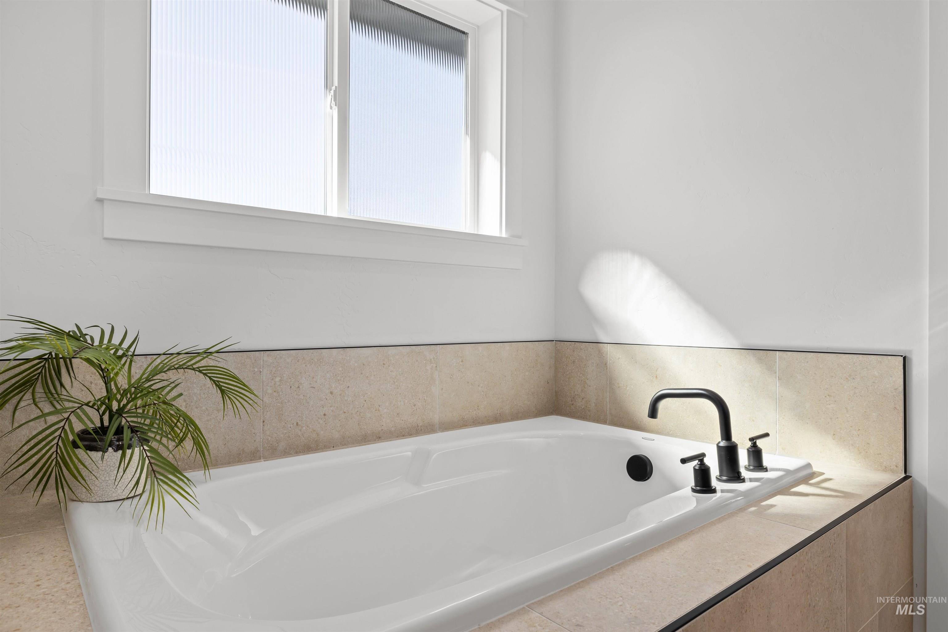 5687 S Snowden Ave, Meridian, Idaho 83642, 5 Bedrooms, 3.5 Bathrooms, Residential For Sale, Price $799,900, 98969971