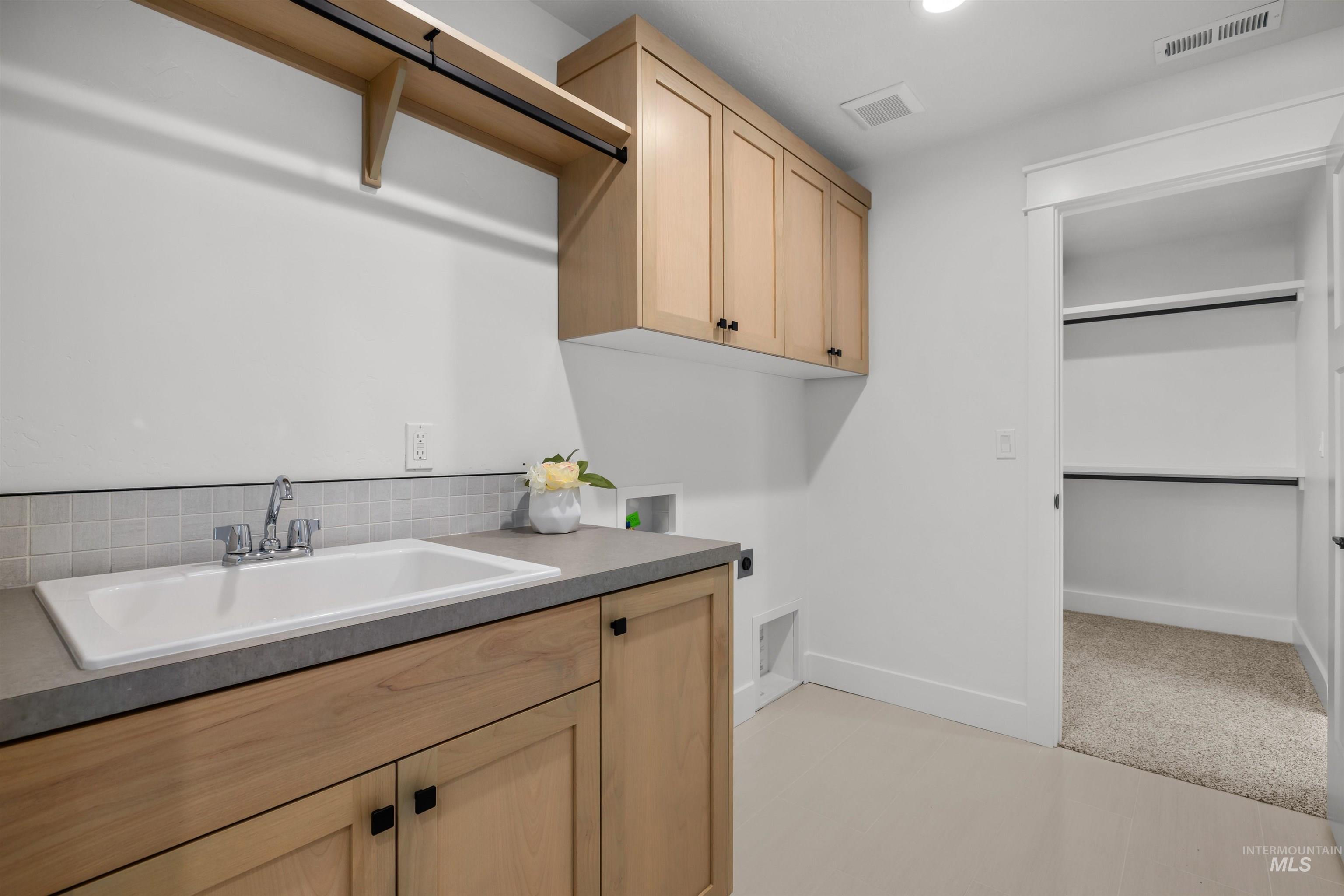 5687 S Snowden Ave, Meridian, Idaho 83642, 5 Bedrooms, 3.5 Bathrooms, Residential For Sale, Price $799,900, 98969971