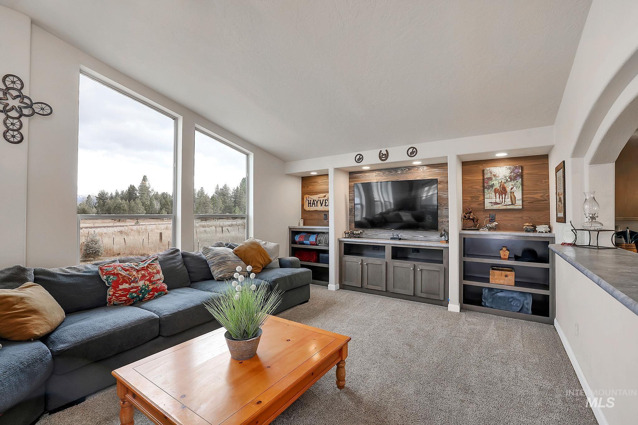 300 Cabarton Rd, Cascade, Idaho 83611, 4 Bedrooms, 1 Bathroom, Residential For Sale, Price $585,000, 98969972