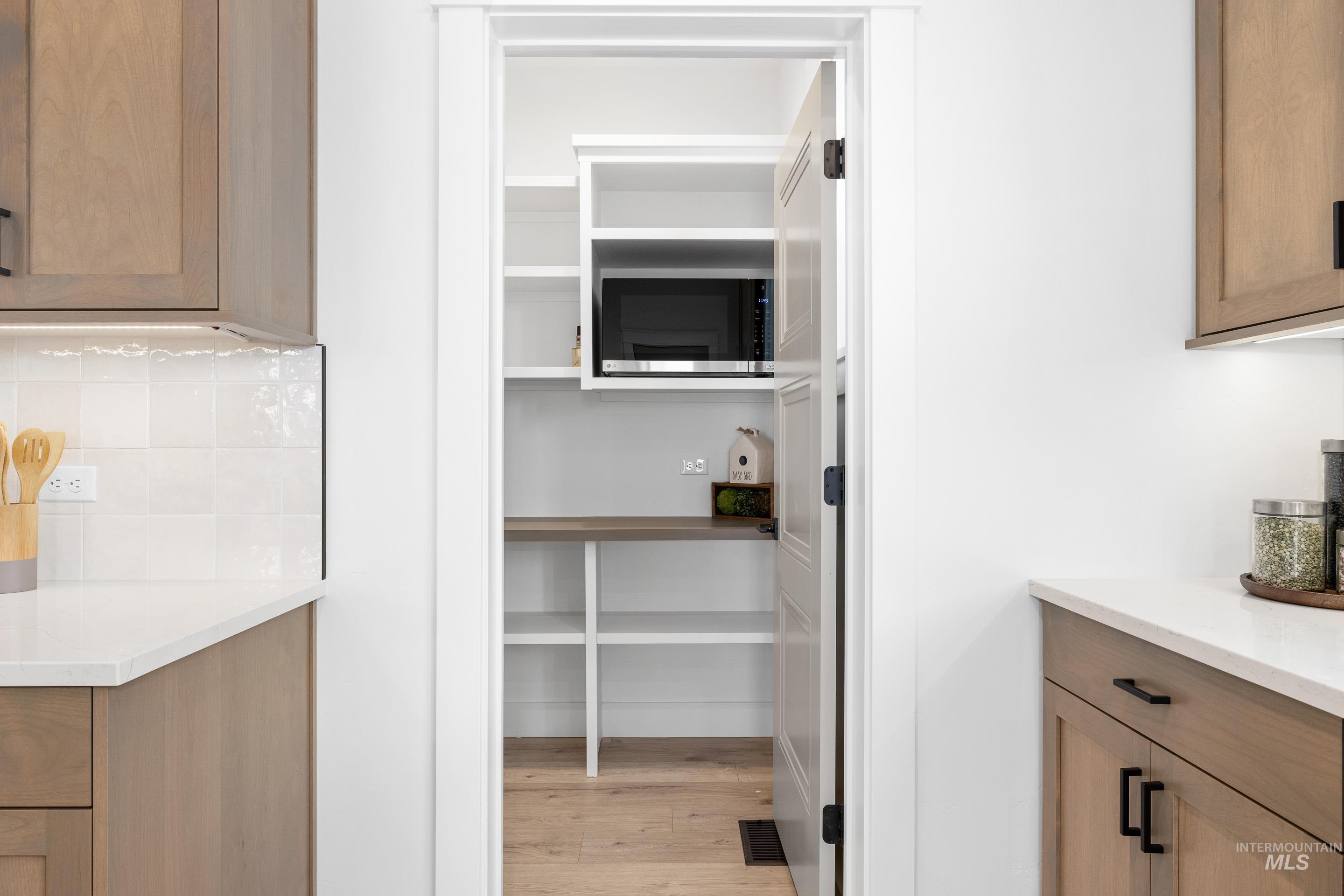 5665 S Snowden Ave., Meridian, Idaho 83642, 4 Bedrooms, 3.5 Bathrooms, Residential For Sale, Price $799,900, 98969974