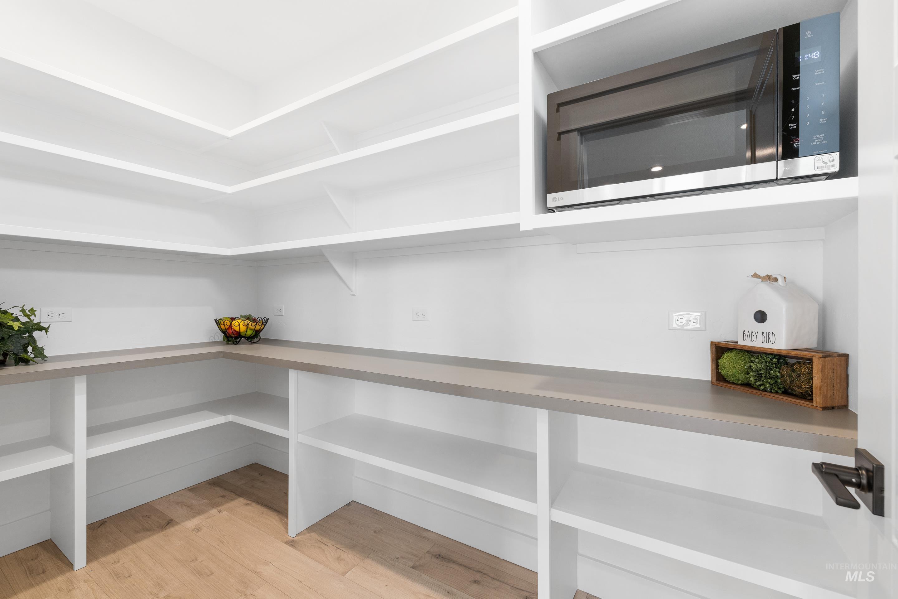 5665 S Snowden Ave., Meridian, Idaho 83642, 4 Bedrooms, 3.5 Bathrooms, Residential For Sale, Price $799,900, 98969974