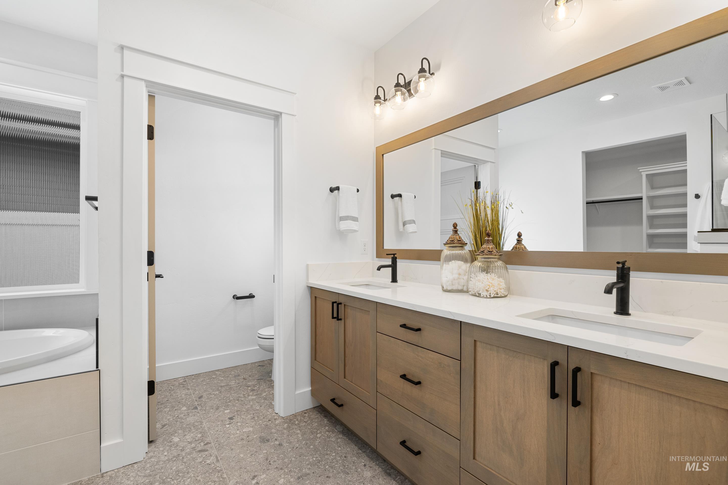 5665 S Snowden Ave., Meridian, Idaho 83642, 4 Bedrooms, 3.5 Bathrooms, Residential For Sale, Price $799,900, 98969974