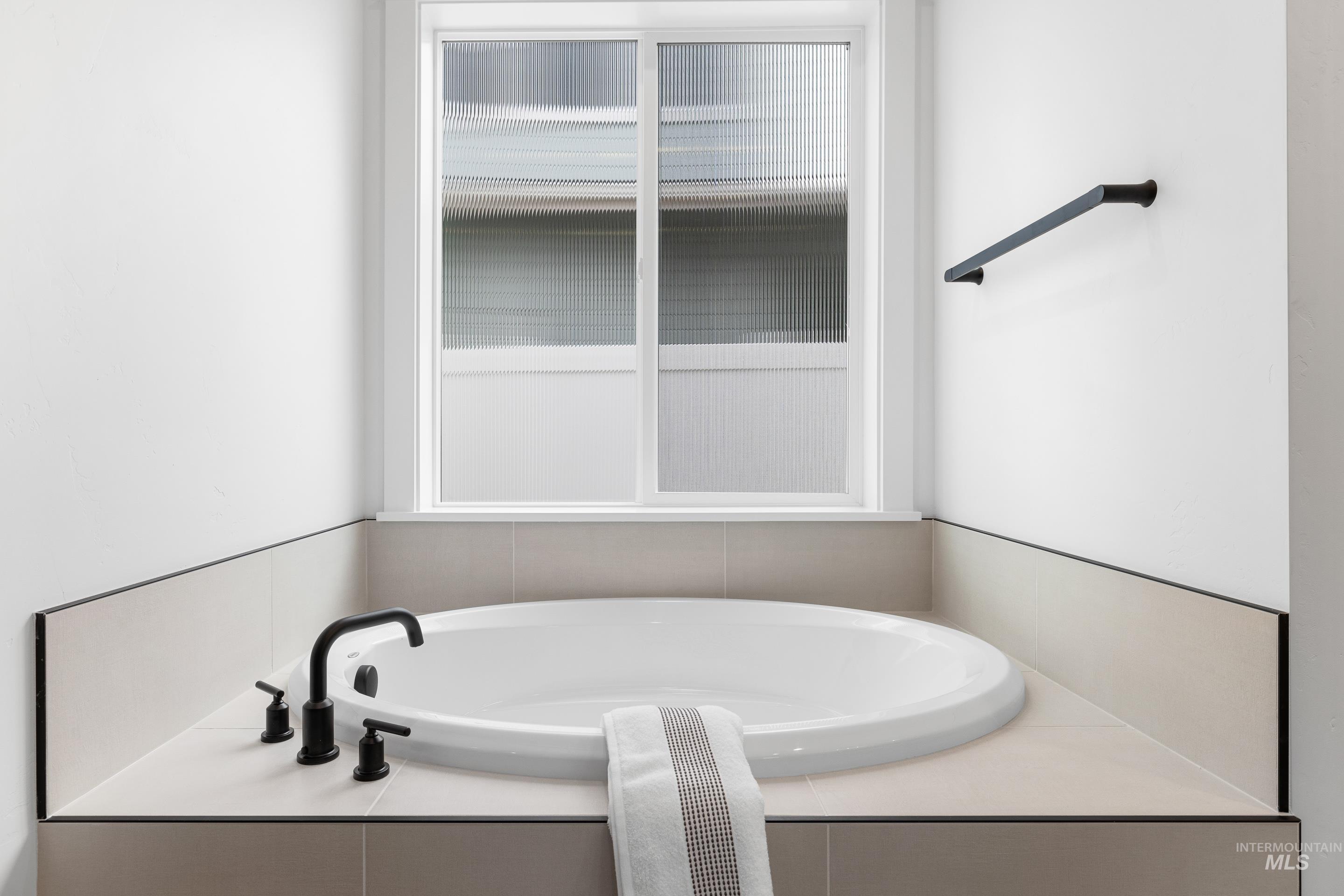 5665 S Snowden Ave., Meridian, Idaho 83642, 4 Bedrooms, 3.5 Bathrooms, Residential For Sale, Price $799,900, 98969974