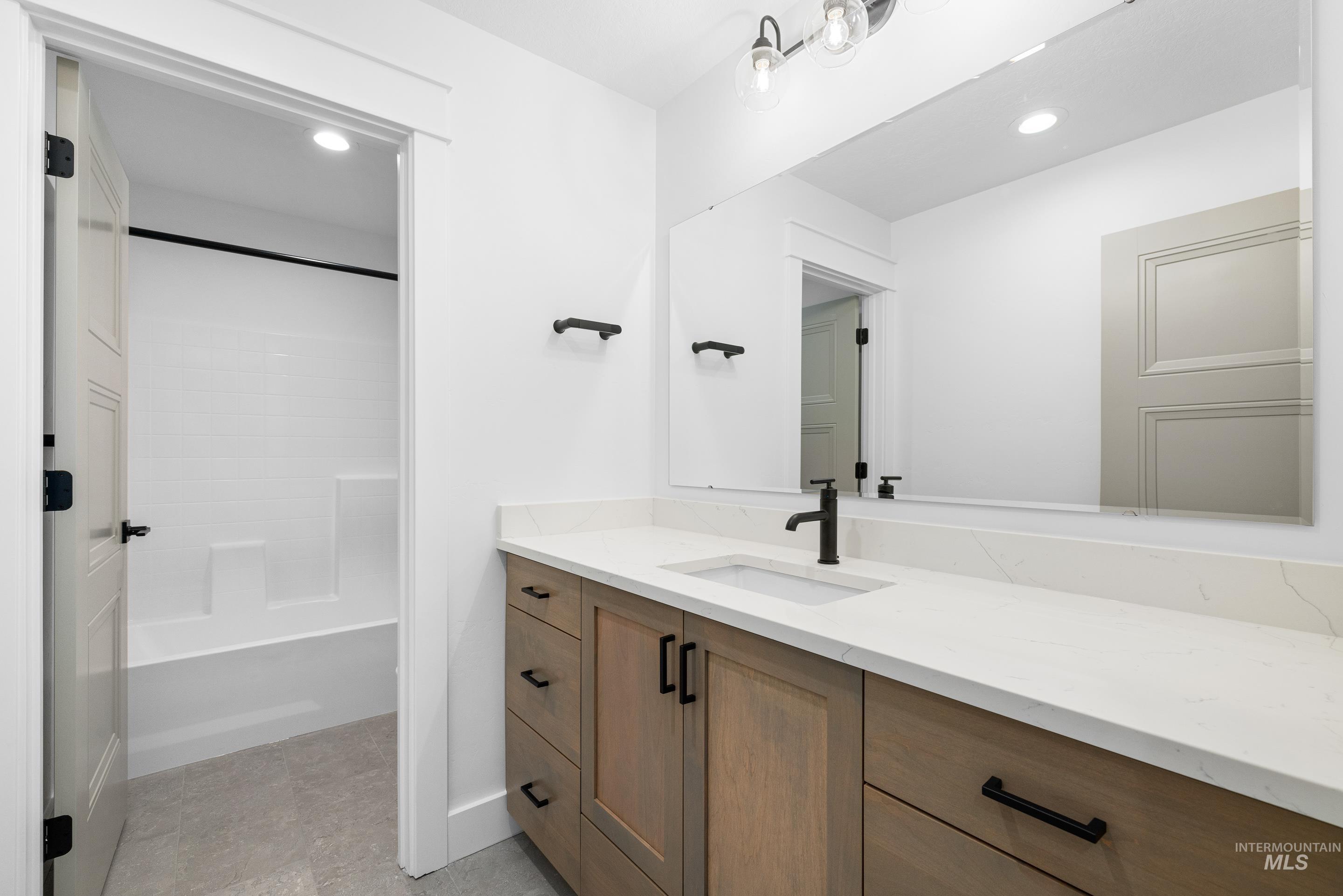 5665 S Snowden Ave., Meridian, Idaho 83642, 4 Bedrooms, 3.5 Bathrooms, Residential For Sale, Price $799,900, 98969974