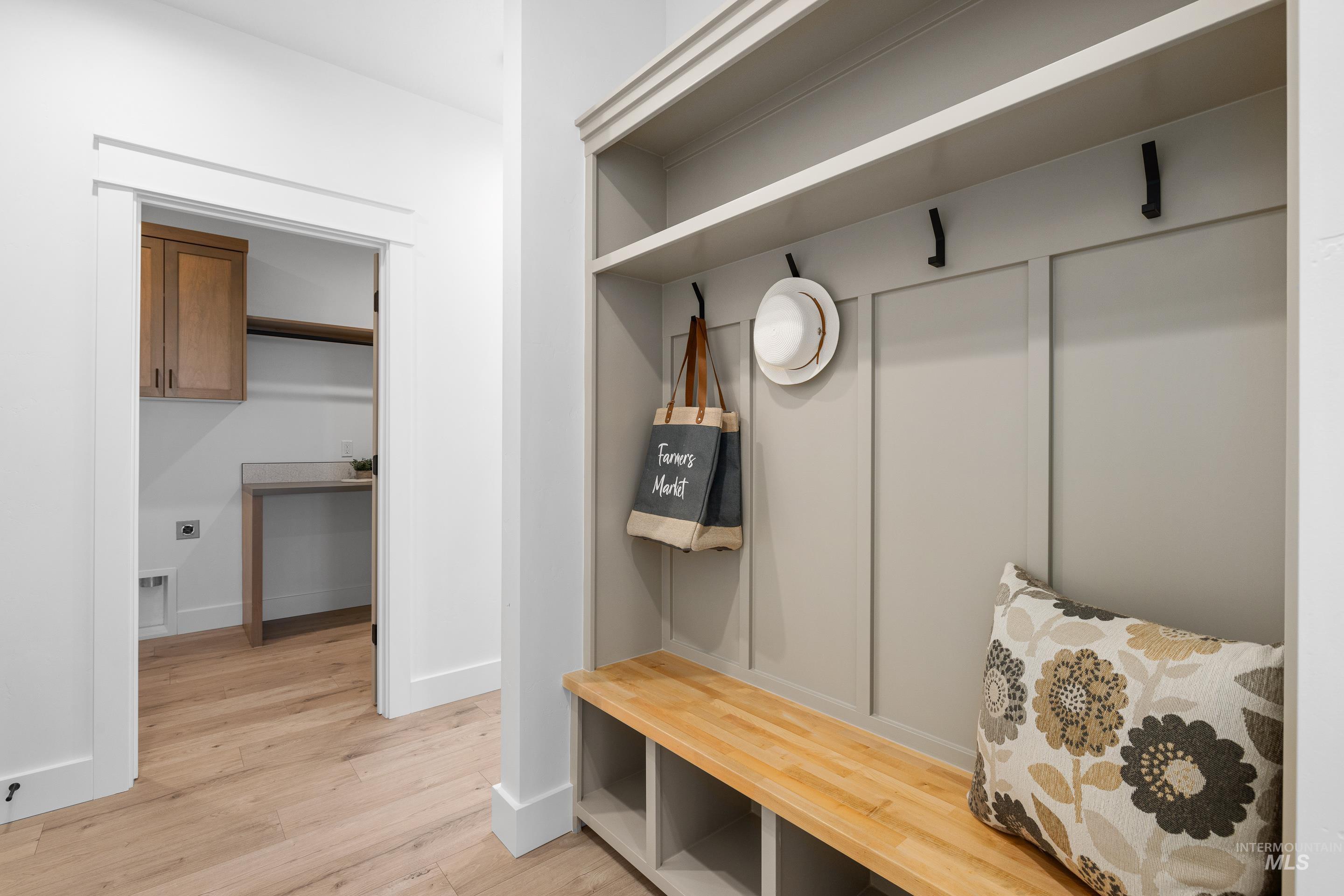 5665 S Snowden Ave., Meridian, Idaho 83642, 4 Bedrooms, 3.5 Bathrooms, Residential For Sale, Price $799,900, 98969974