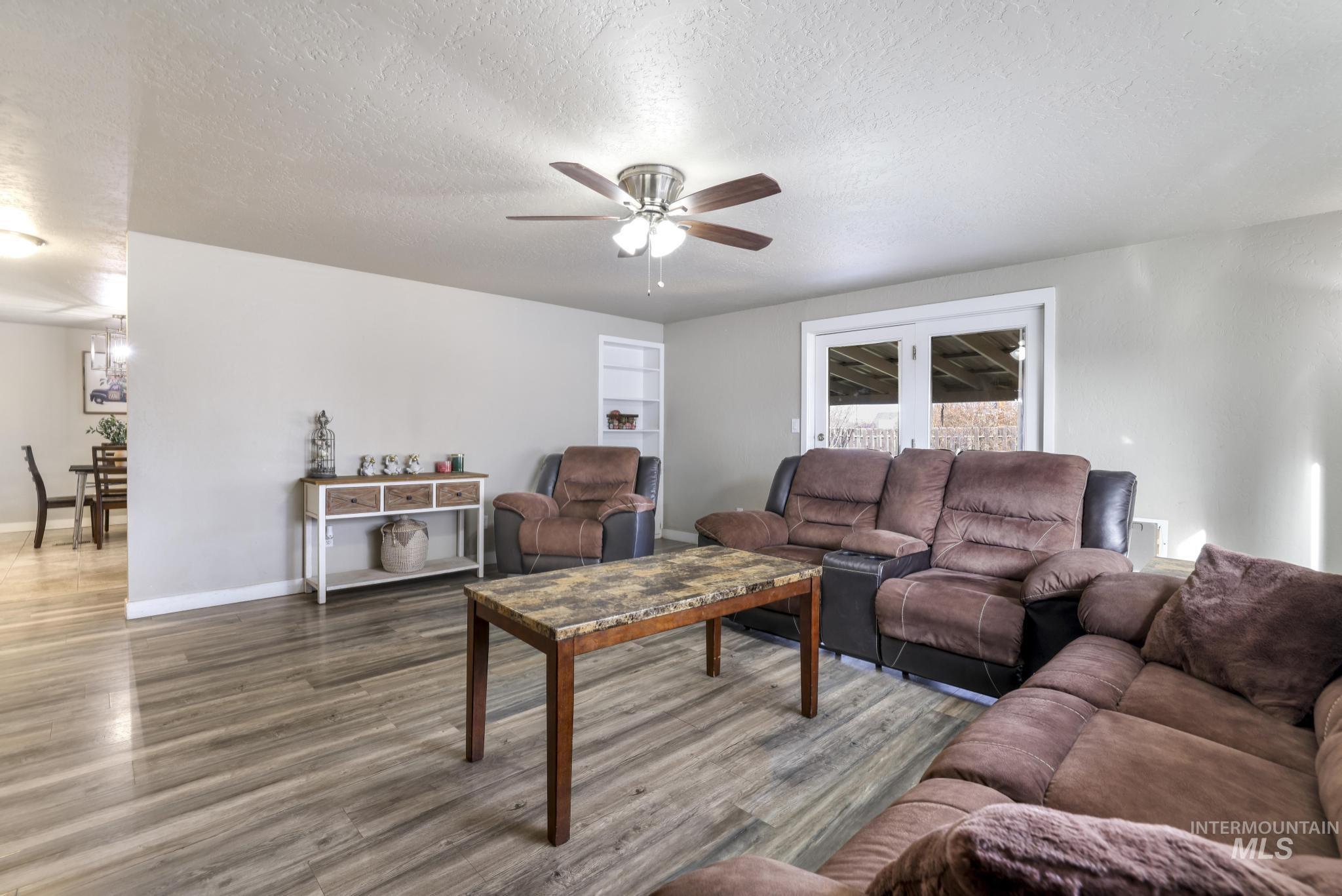 1705 Maplewood Dr, Twin Falls, Idaho 83301, 5 Bedrooms, 3 Bathrooms, Residential For Sale, Price $360,000,MLS 98969975