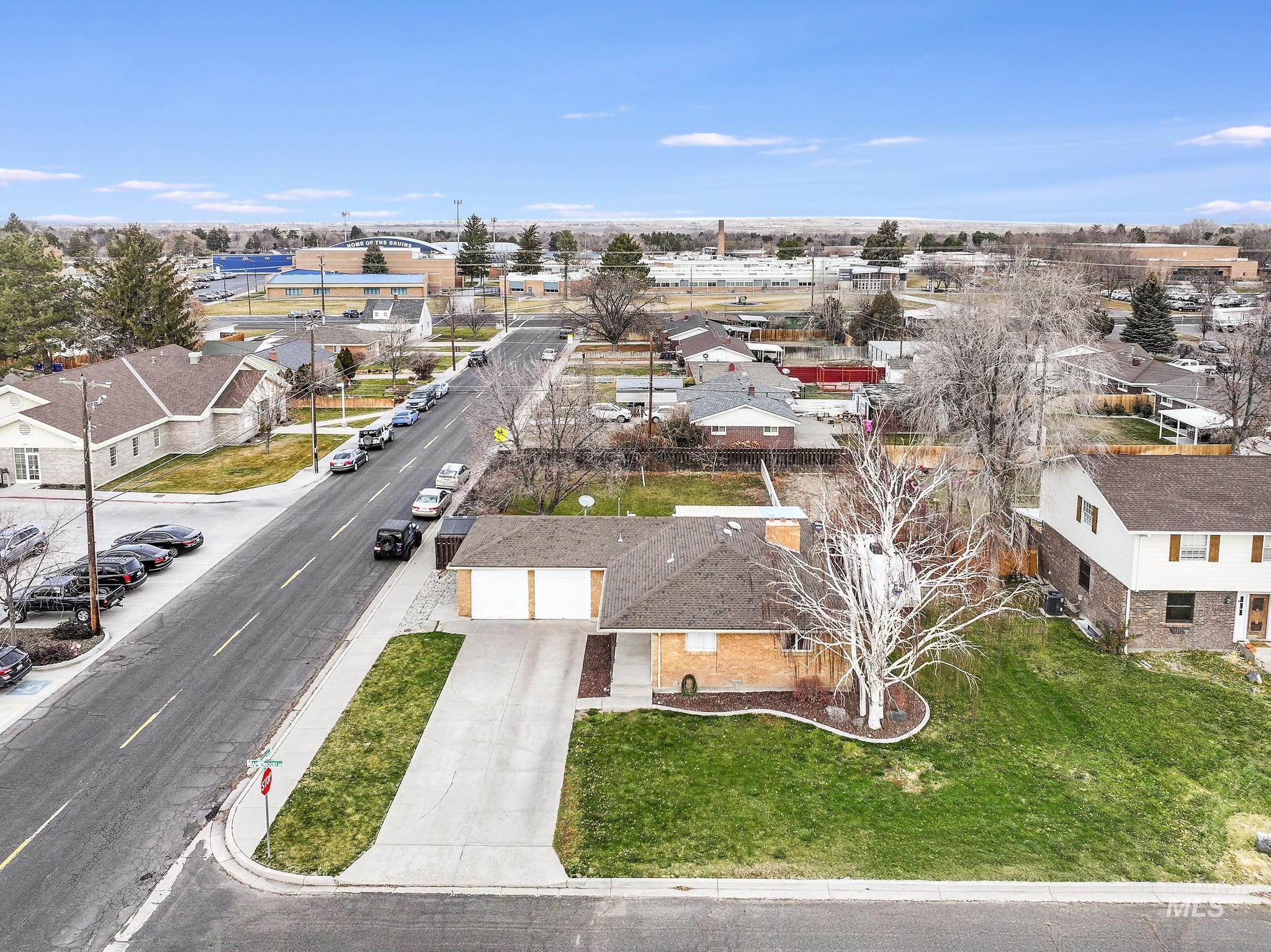 1705 Maplewood Dr, Twin Falls, Idaho 83301, 5 Bedrooms, 3 Bathrooms, Residential For Sale, Price $360,000,MLS 98969975